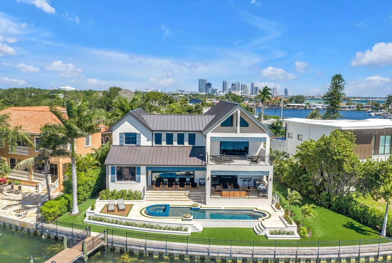 St Petersburg, Florida, 33705, United States, 5 Bedrooms Bedrooms, ,4 BathroomsBathrooms,Residential,Pending,2045504