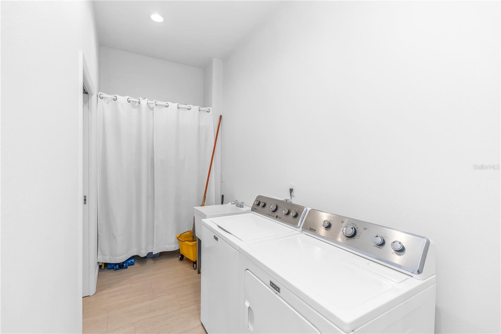 Crystal River, Florida, 34428, United States, 6 Bedrooms Bedrooms, ,5 BathroomsBathrooms,Residential,Active,1945058