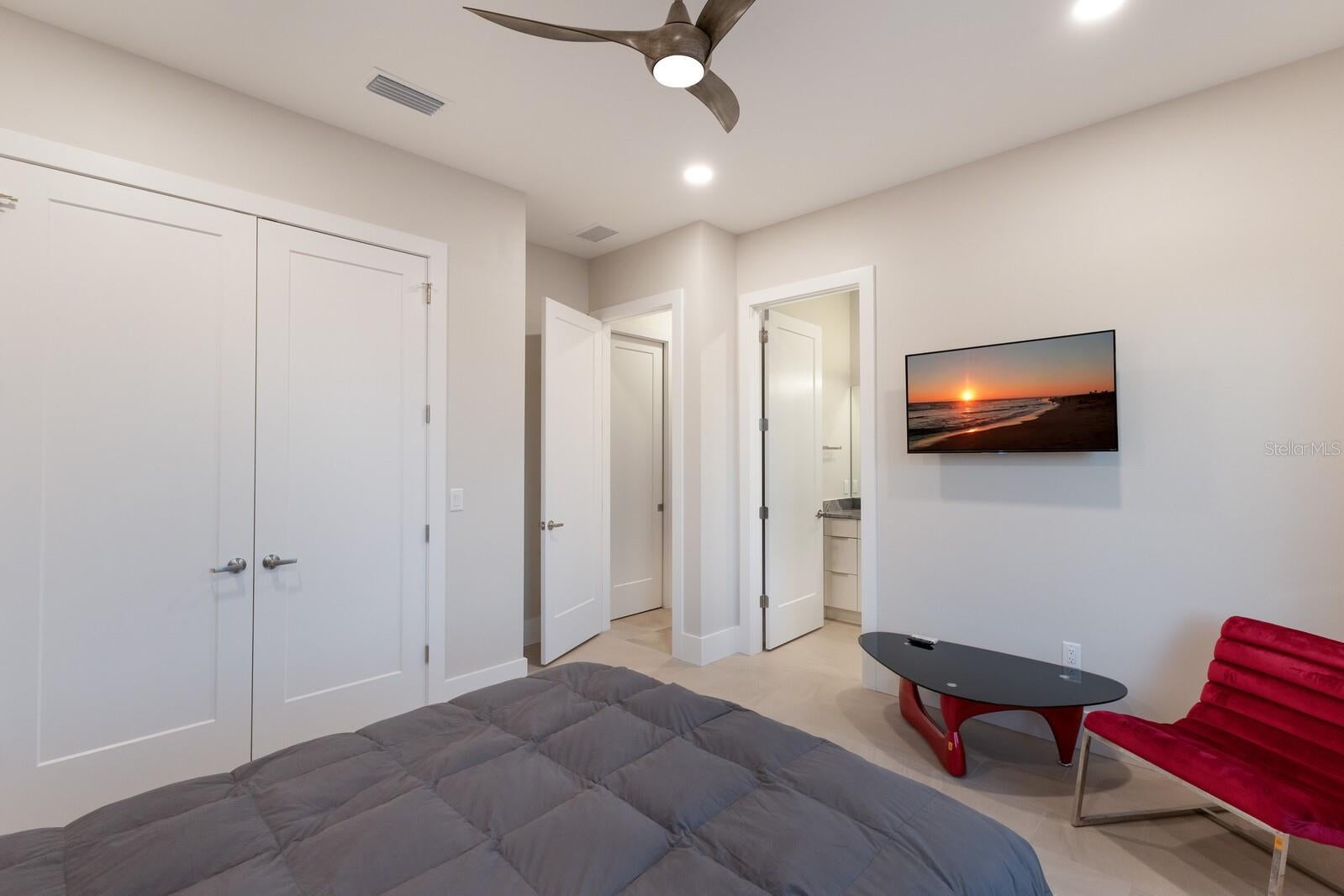 Longboat Key, Florida, 34228, United States, 3 Bedrooms Bedrooms, ,4 BathroomsBathrooms,Residential,Active,1987209