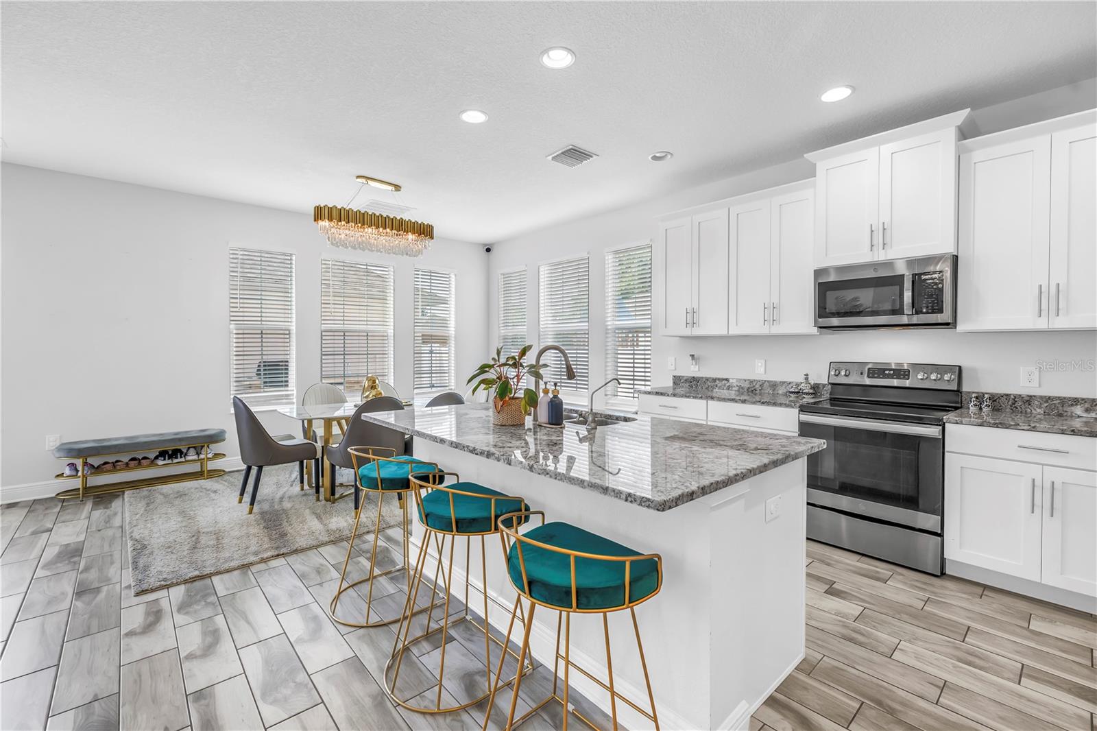 St Petersburg, Florida, 33710, United States, 4 Bedrooms Bedrooms, ,3 BathroomsBathrooms,Residential,Active,1936373