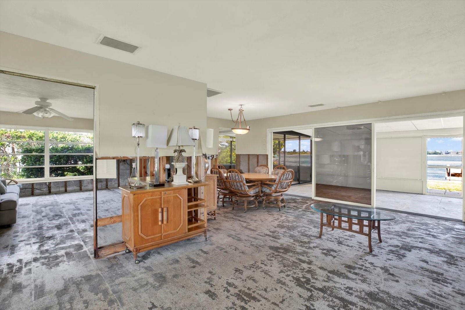 Largo, Florida, 33770, United States, 3 Bedrooms Bedrooms, ,2 BathroomsBathrooms,Residential,Active,2052103