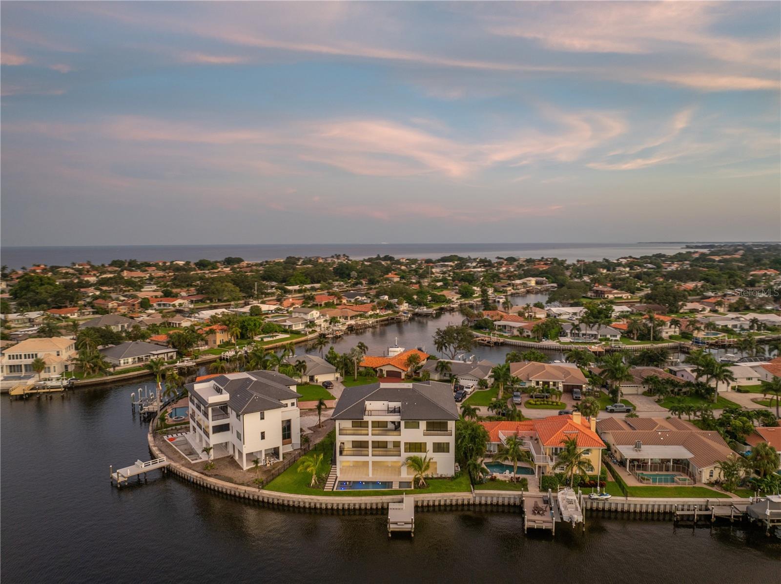 St Petersburg, Florida, 33703, United States, 5 Bedrooms Bedrooms, ,6 BathroomsBathrooms,Residential,Active,1703441