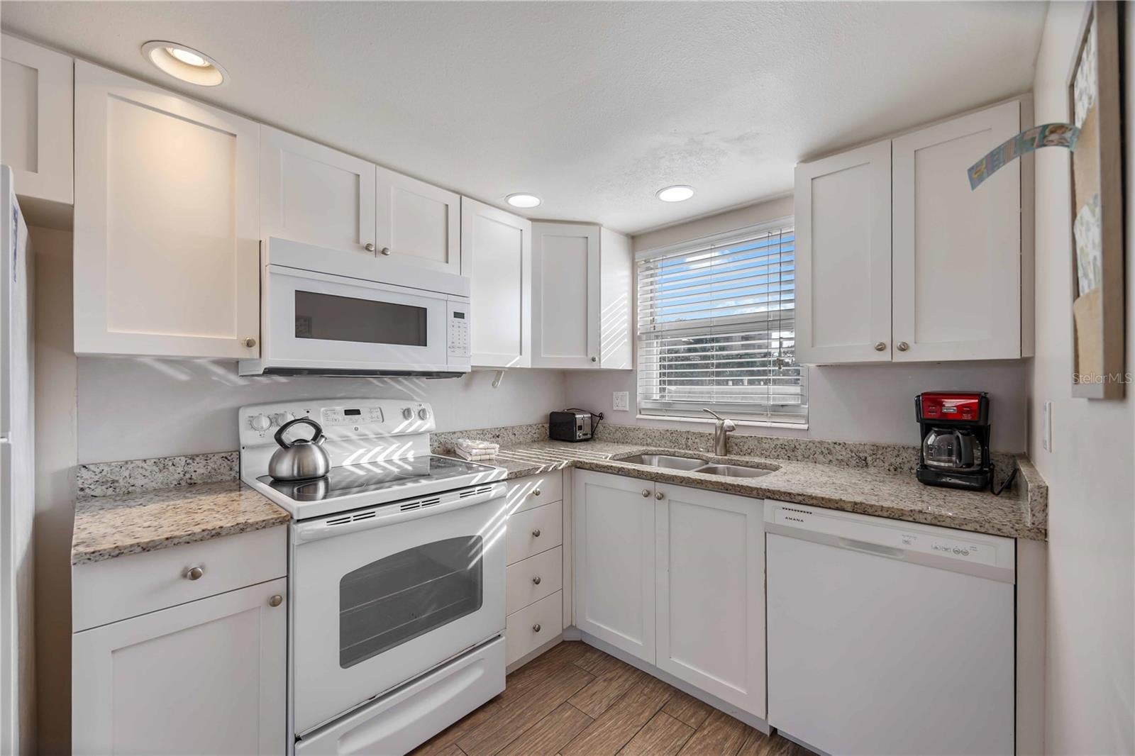 Sarasota, Florida, 34242, United States, 4 Bedrooms Bedrooms, ,3 BathroomsBathrooms,Residential,Active,1905468