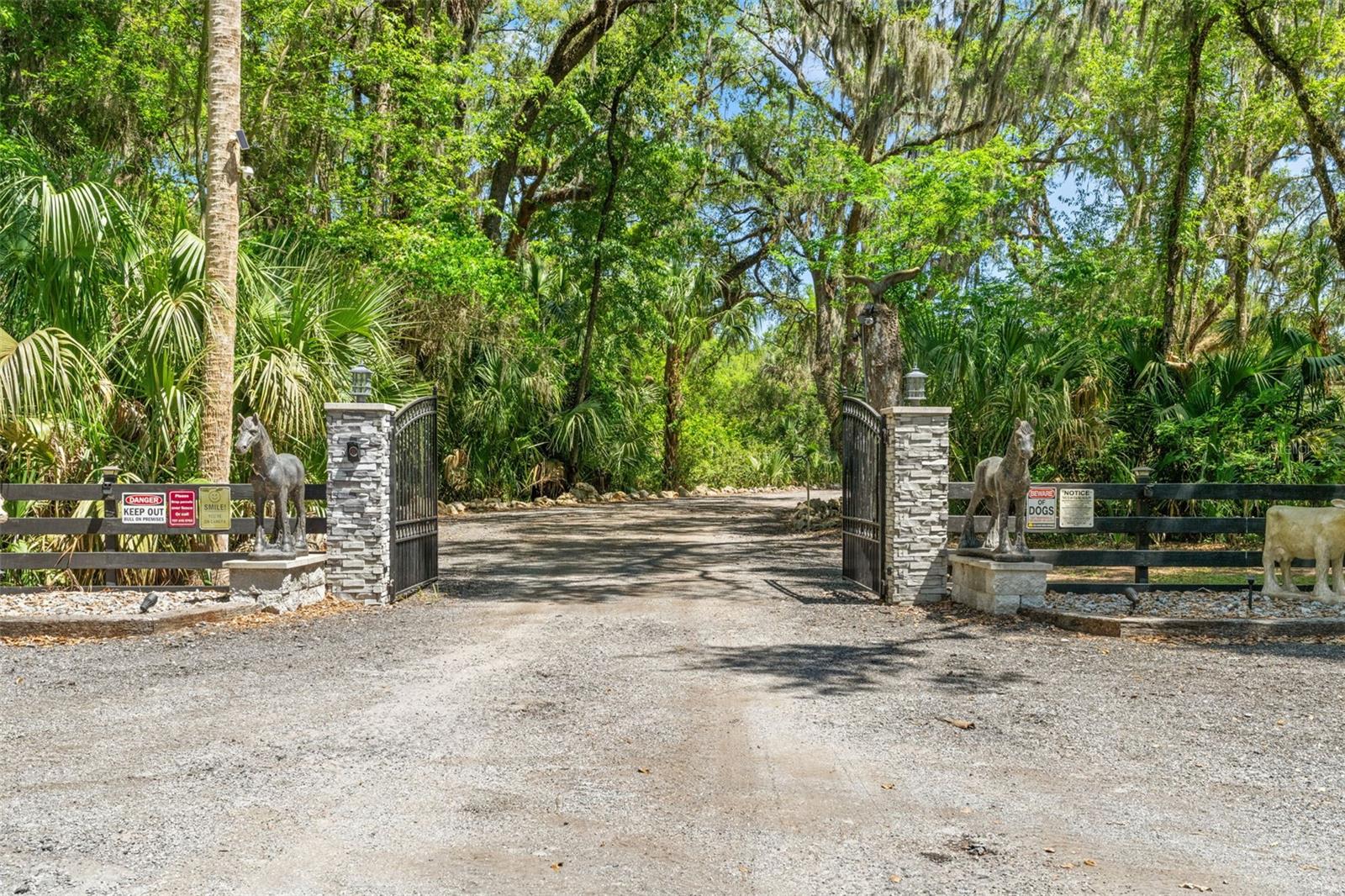 Crystal River, Florida, 34428, United States, 3 Bedrooms Bedrooms, ,3 BathroomsBathrooms,Residential,Active,2045556
