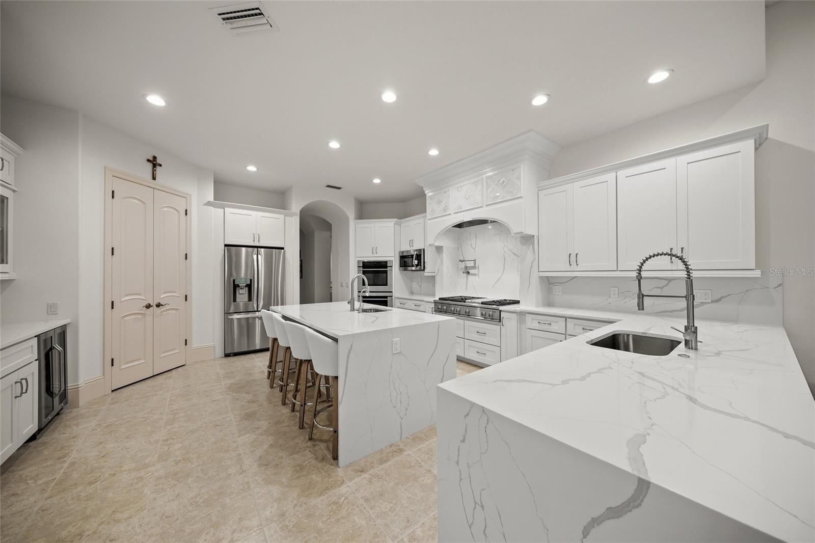 Sarasota, Florida, 34240, United States, 4 Bedrooms Bedrooms, ,5 BathroomsBathrooms,Residential,Active,1898192