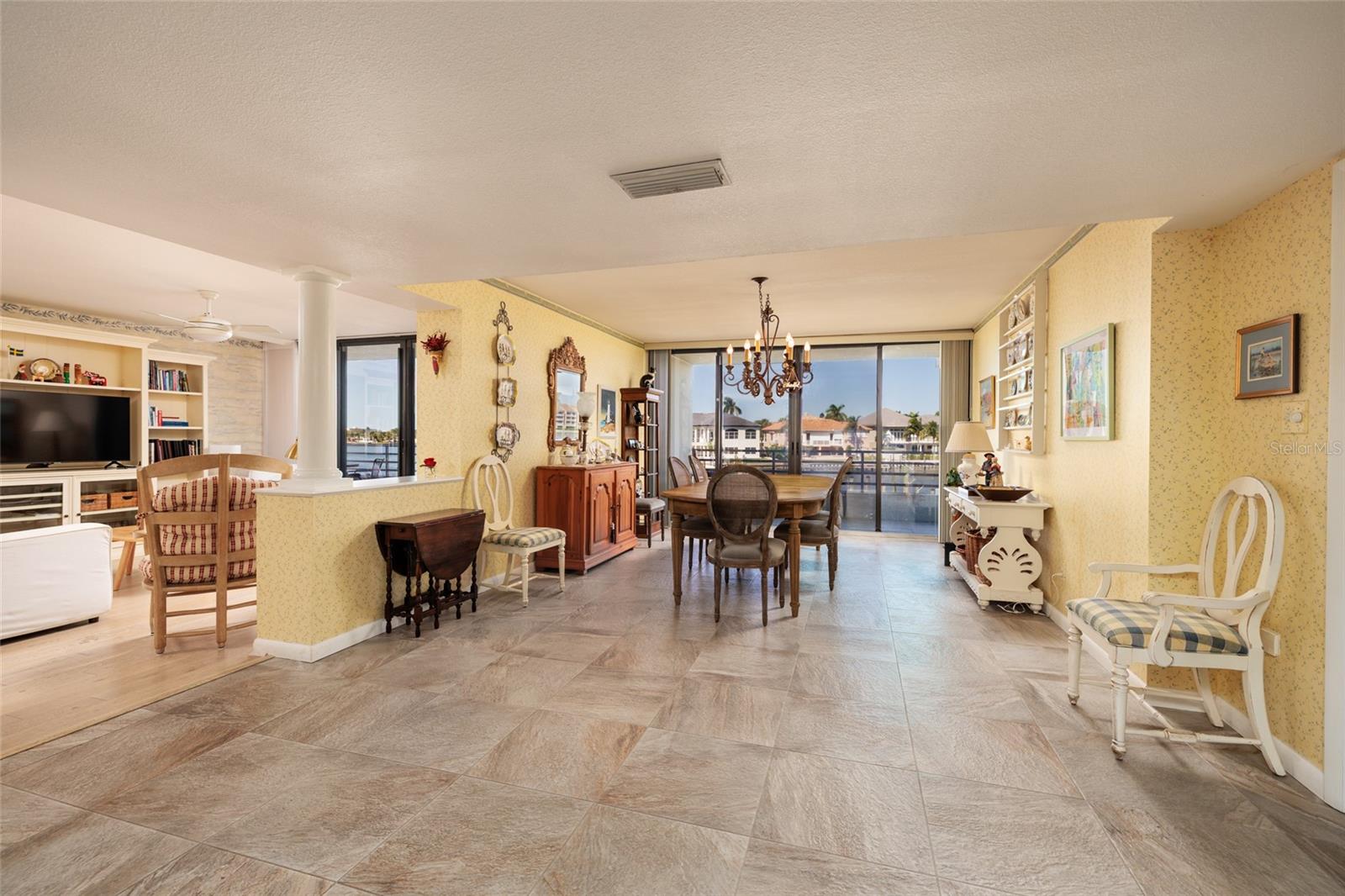 St Petersburg, Florida, 33707, United States, 4 Bedrooms Bedrooms, ,5 BathroomsBathrooms,Residential,Active,1985578