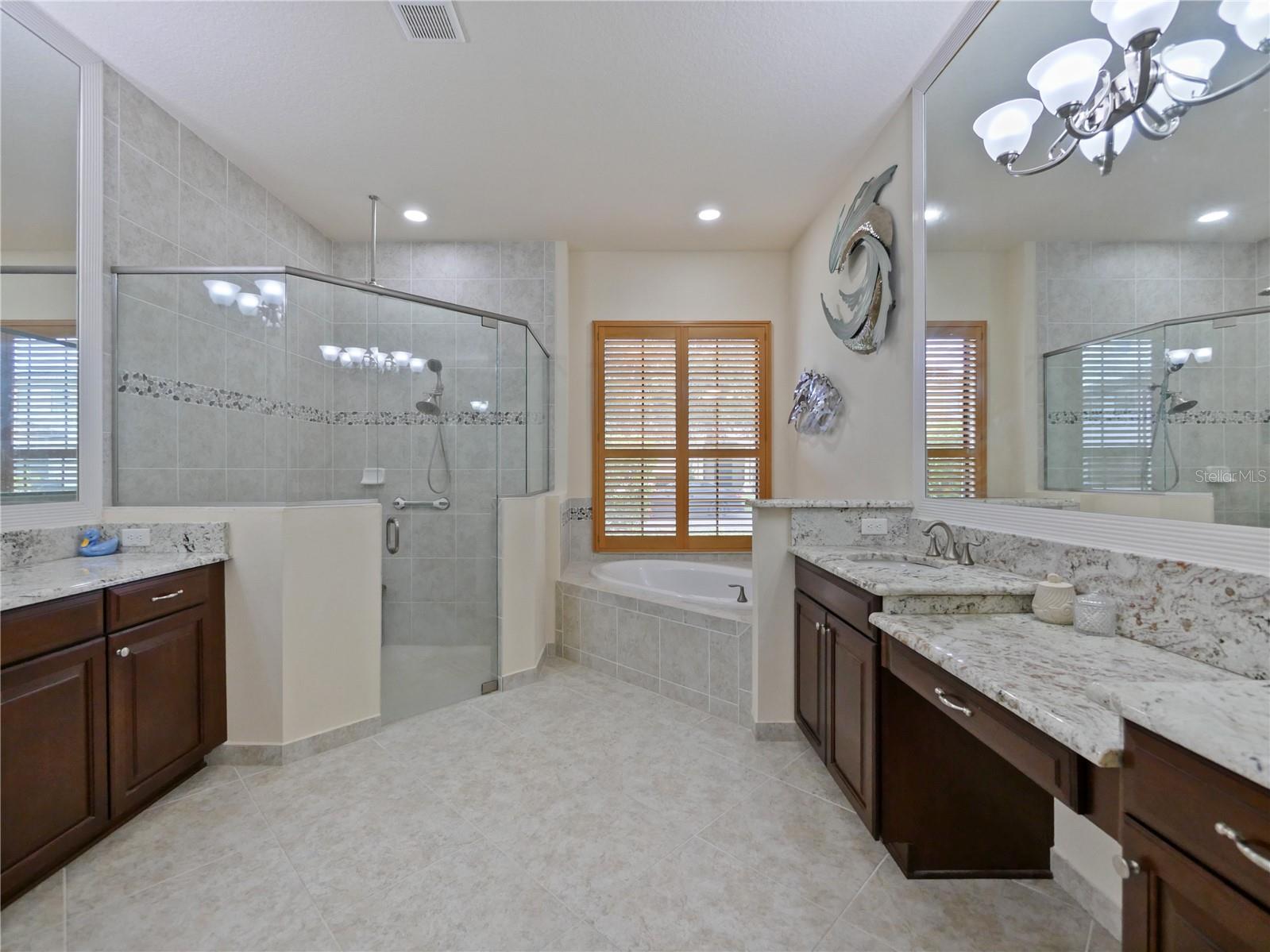 Orlando, Florida, 32832, United States, 5 Bedrooms Bedrooms, ,4 BathroomsBathrooms,Residential,Active,1894191