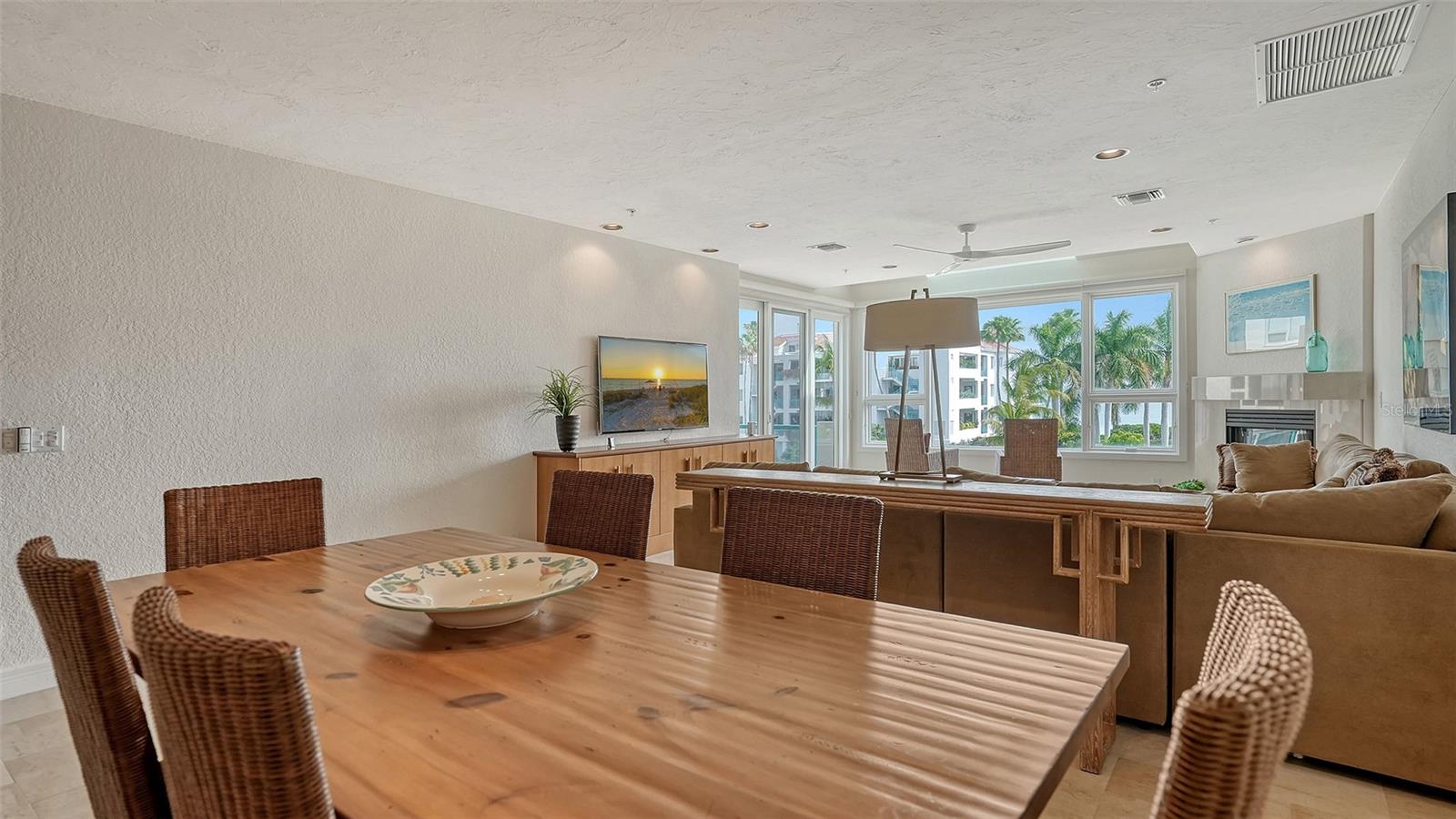 Longboat Key, Florida, 34228, United States, 3 Bedrooms Bedrooms, ,3 BathroomsBathrooms,Residential,Active,1992251