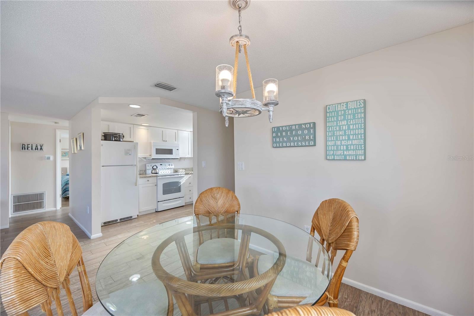Sarasota, Florida, 34242, United States, 4 Bedrooms Bedrooms, ,3 BathroomsBathrooms,Residential,Active,1905468