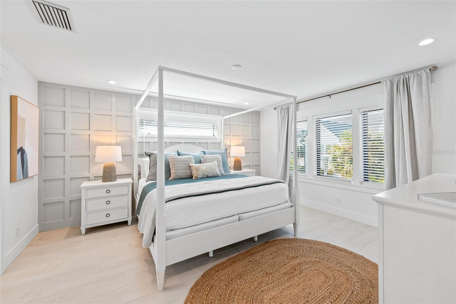 Sarasota, Florida, 34236, United States, 8 Bedrooms Bedrooms, ,10 BathroomsBathrooms,Residential,Active,2006955