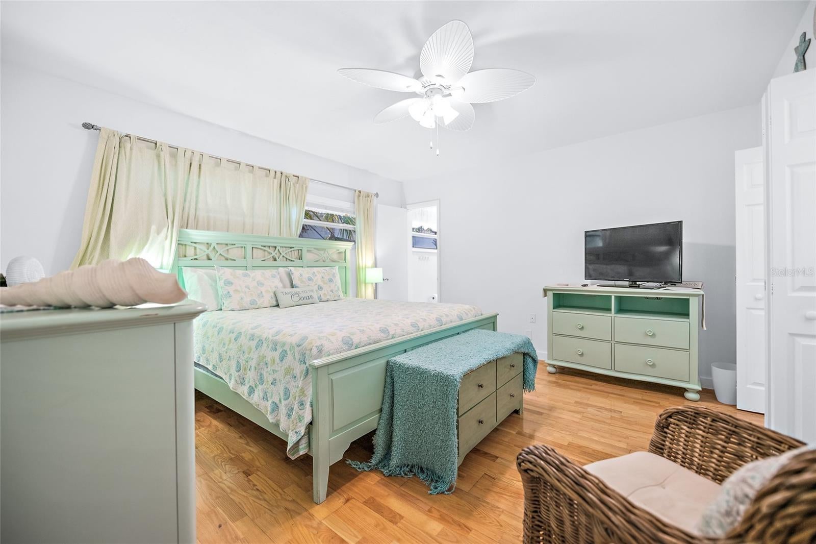 Sarasota, Florida, 34236, United States, 3 Bedrooms Bedrooms, ,2 BathroomsBathrooms,Residential,Active,2006854