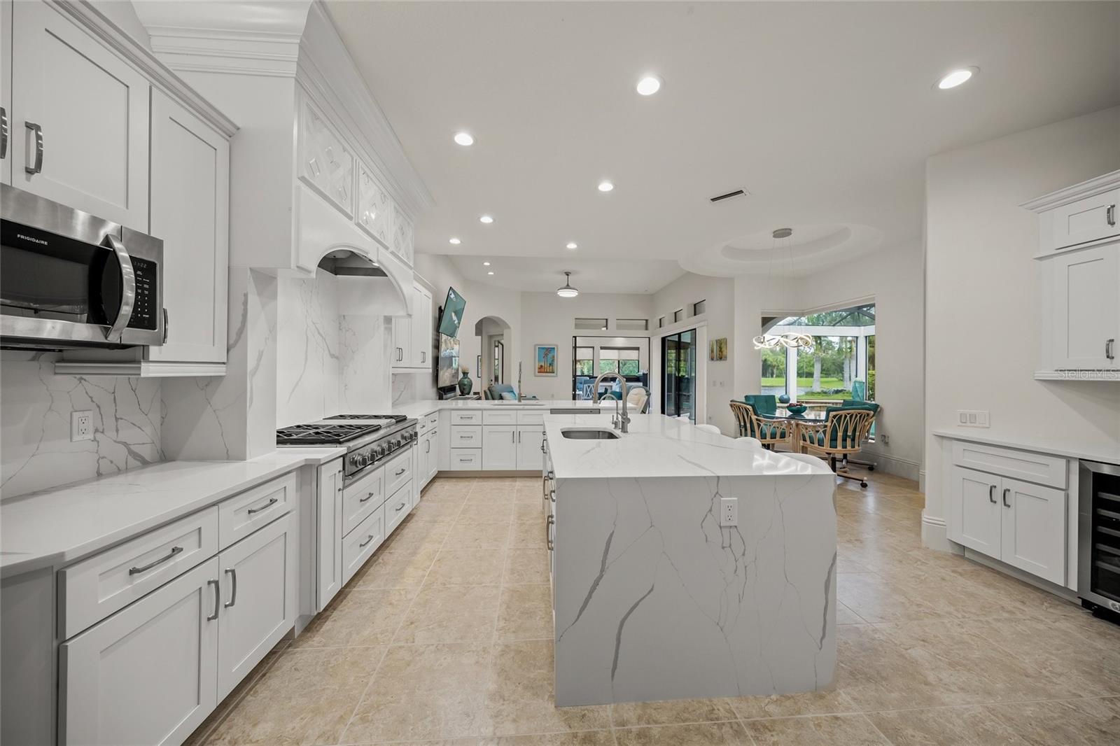 Sarasota, Florida, 34240, United States, 4 Bedrooms Bedrooms, ,5 BathroomsBathrooms,Residential,Active,1898192