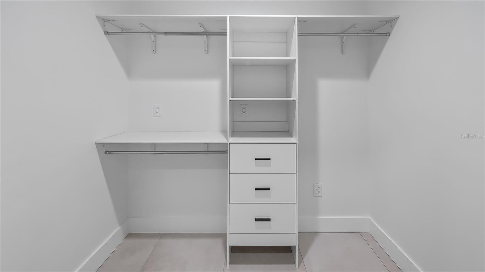 Montverde, Florida, 34756, United States, 4 Bedrooms Bedrooms, ,3 BathroomsBathrooms,Residential,Active,1904751