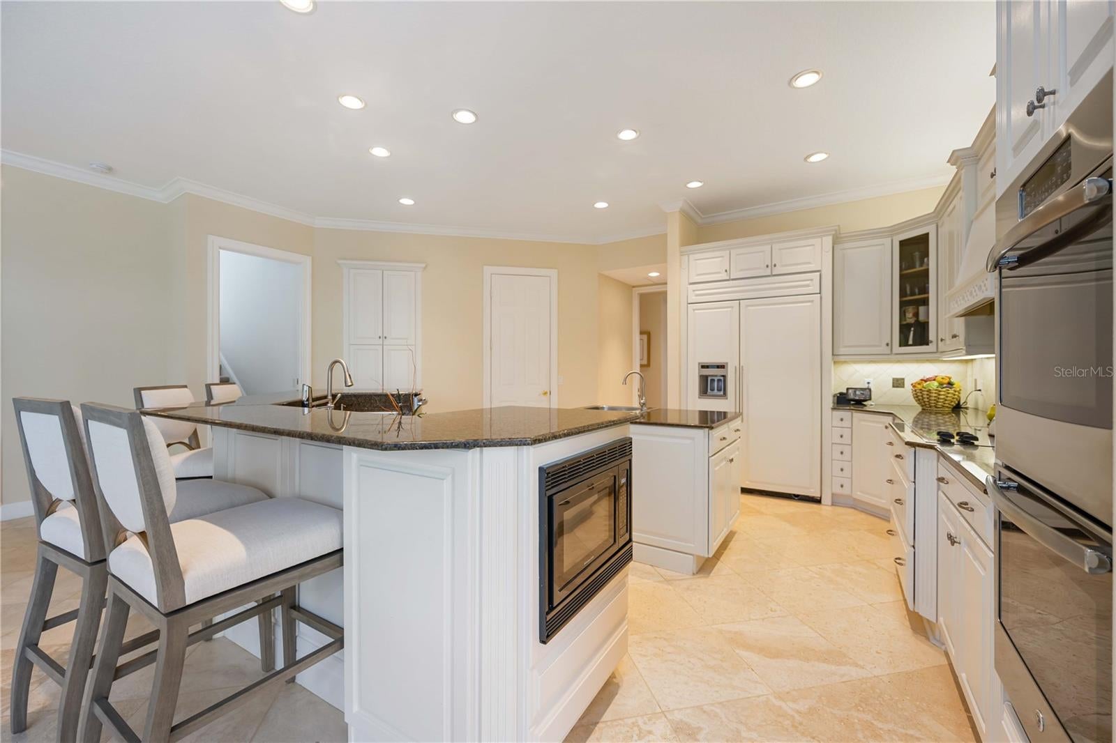 Osprey, Florida, 34229, United States, 5 Bedrooms Bedrooms, ,7 BathroomsBathrooms,Residential,Active,1757628