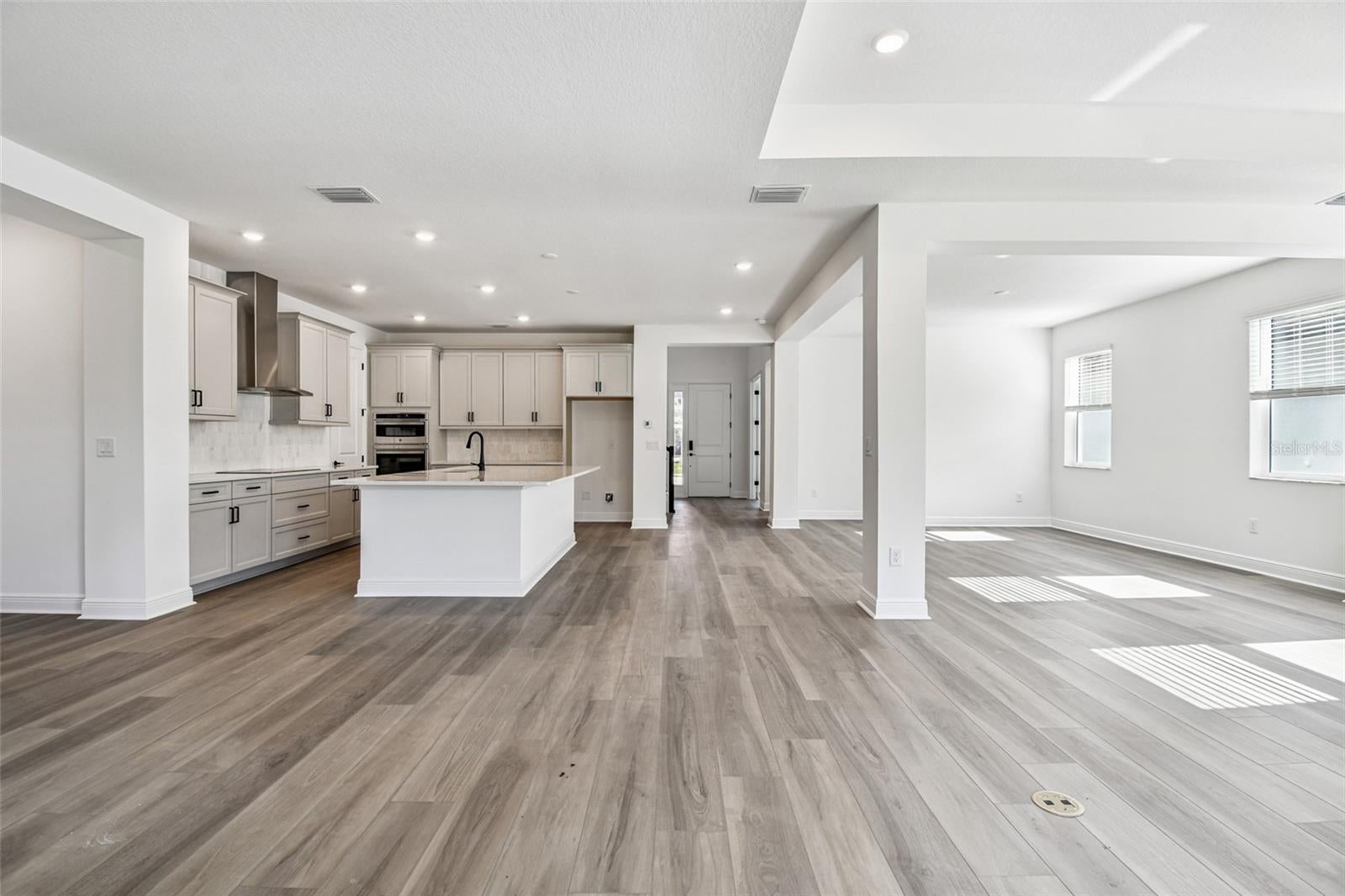 Parrish, Florida, 34219, United States, 4 Bedrooms Bedrooms, ,4 BathroomsBathrooms,Residential,Active,2007045