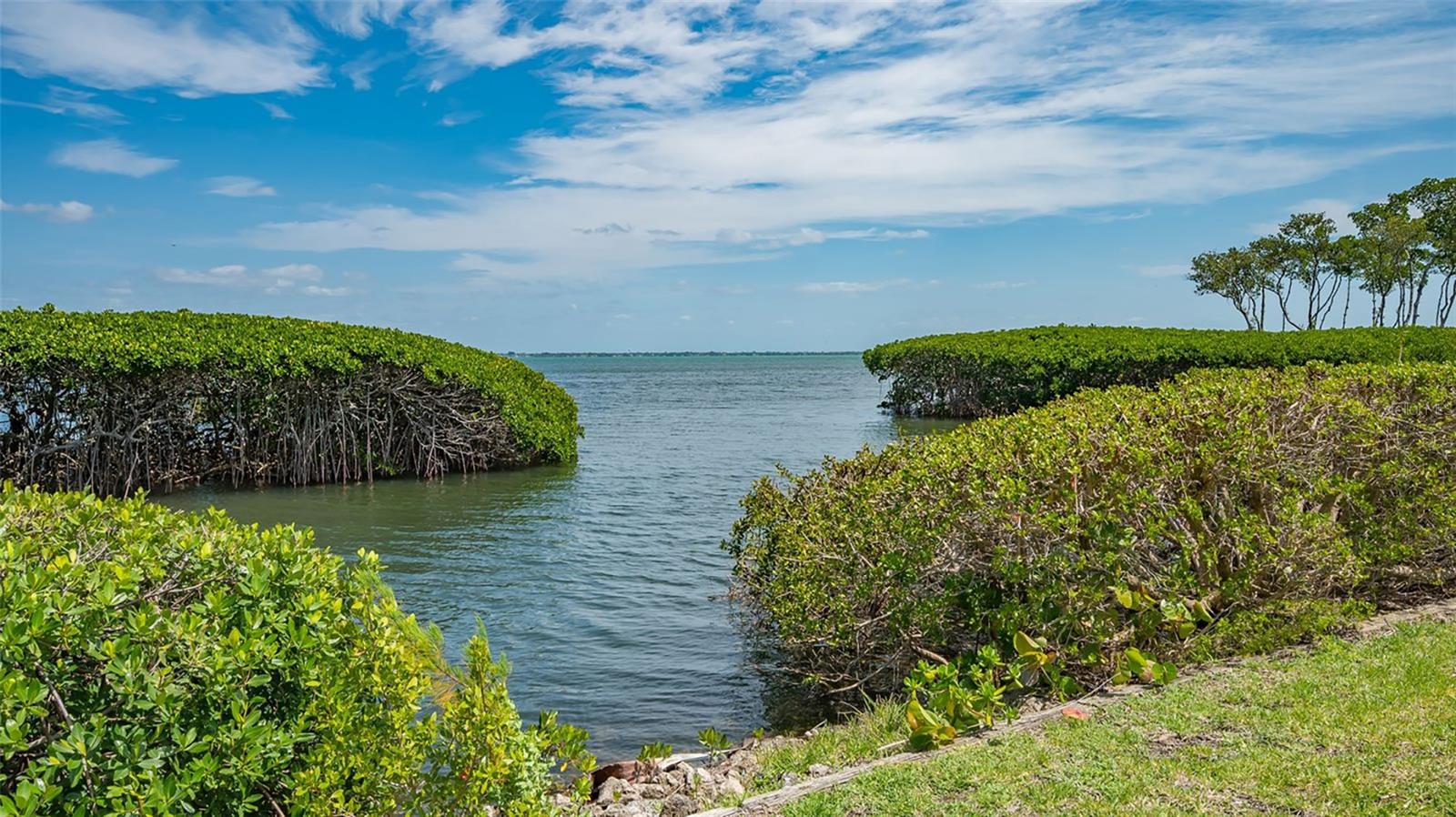Longboat Key, Florida, 34228, United States, 2 Bedrooms Bedrooms, ,3 BathroomsBathrooms,Residential,Active,2009004