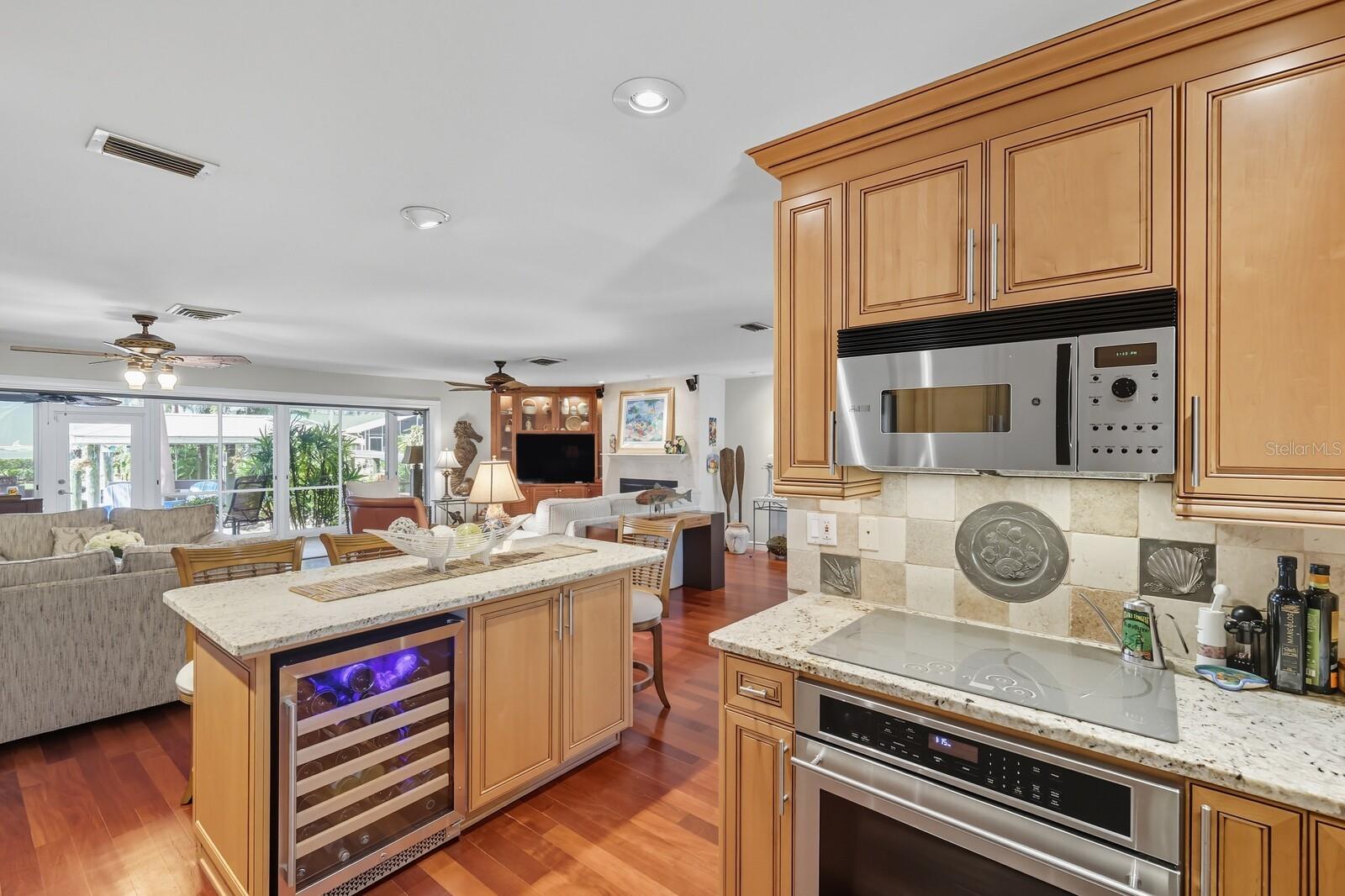 Palmetto, Florida, 34221, United States, 3 Bedrooms Bedrooms, ,2 BathroomsBathrooms,Residential,Active,1953973