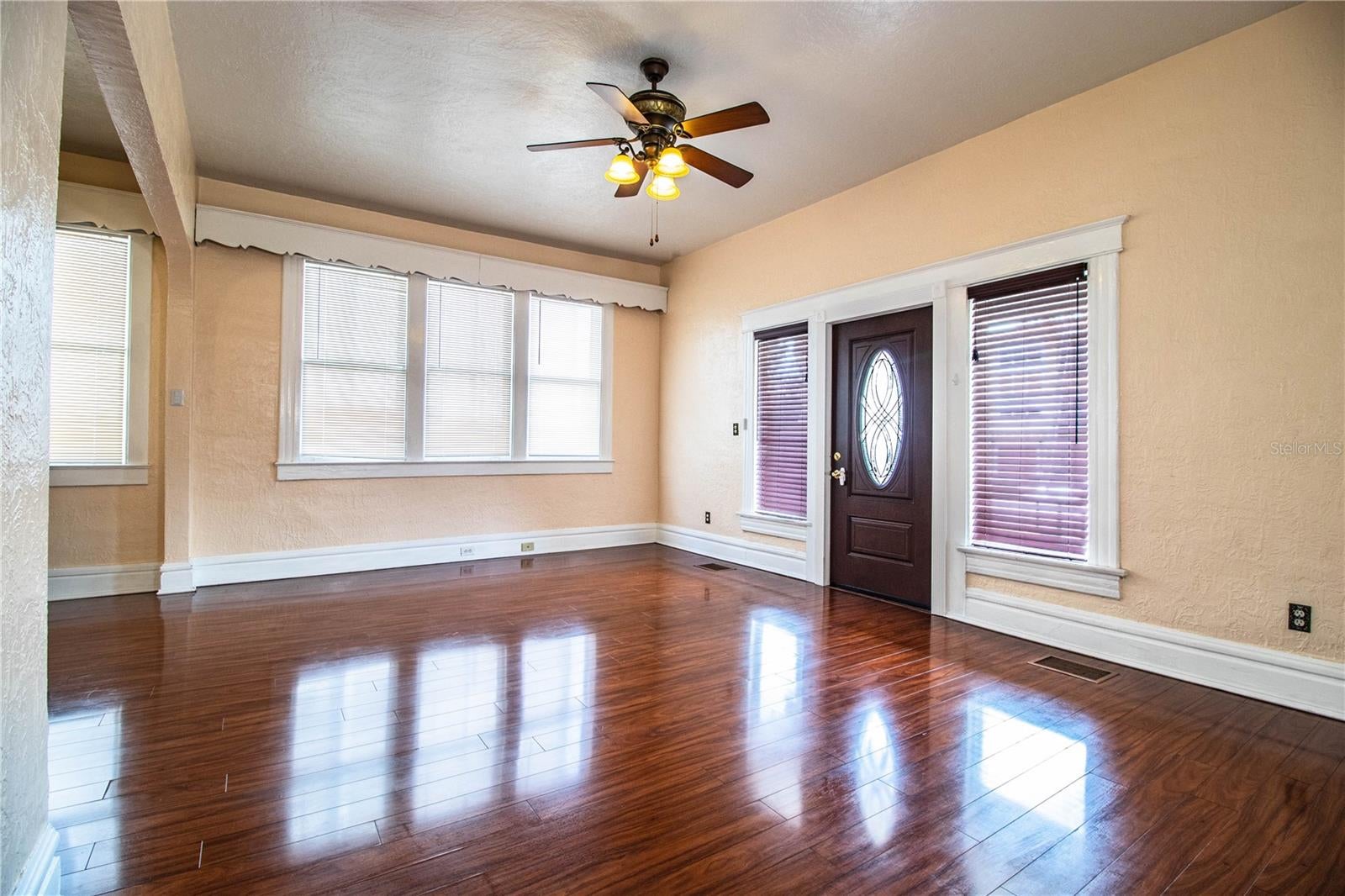 Tampa, Florida, 33606, United States, 2 Bedrooms Bedrooms, ,2 BathroomsBathrooms,Residential,Active,2012892