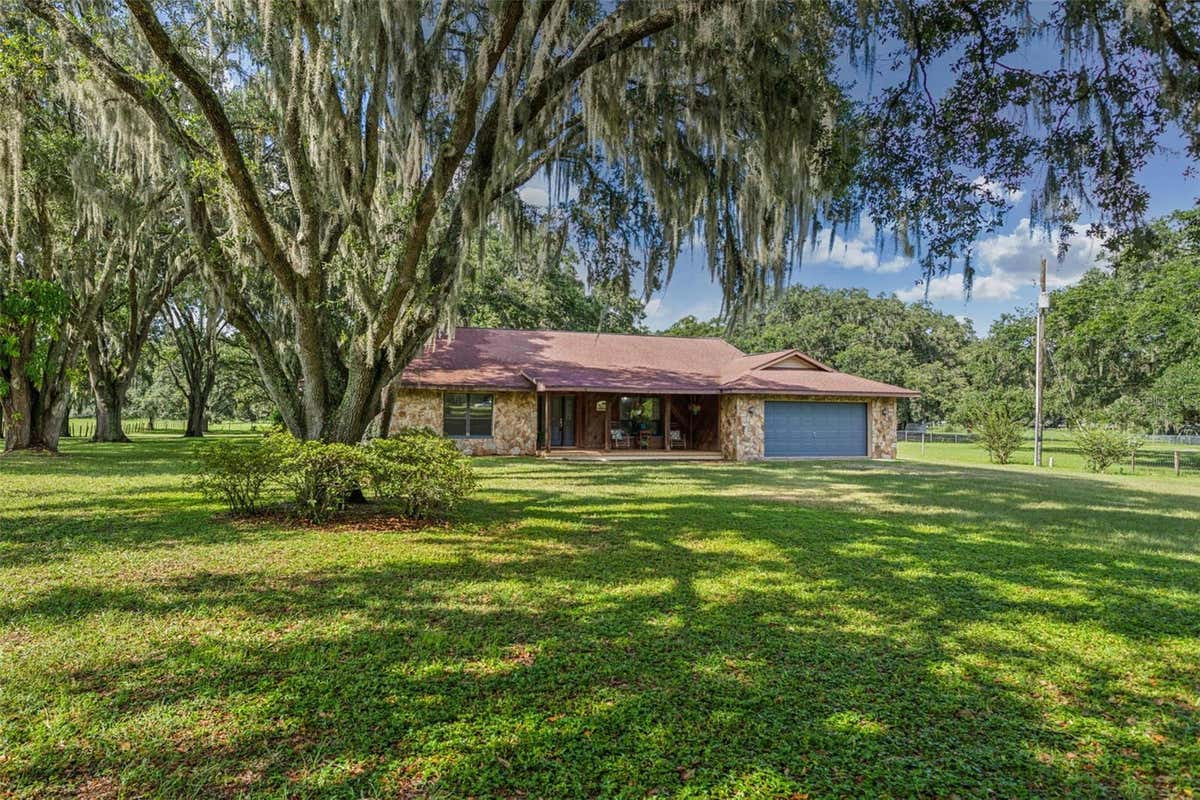 13215 PLEASANT HILL FARM RD, THONOTOSASSA, FL 33592, photo 1 of 42