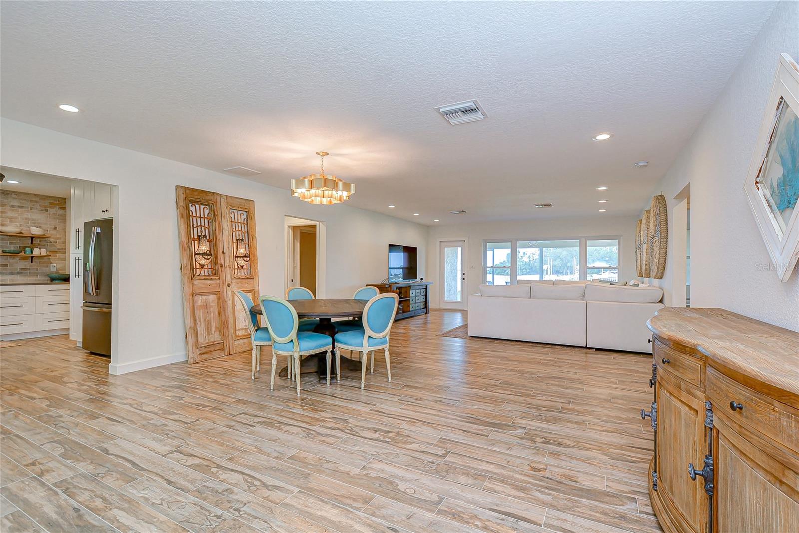 Dunedin, Florida, 34698, United States, 3 Bedrooms Bedrooms, ,3 BathroomsBathrooms,Residential,Active,1994972