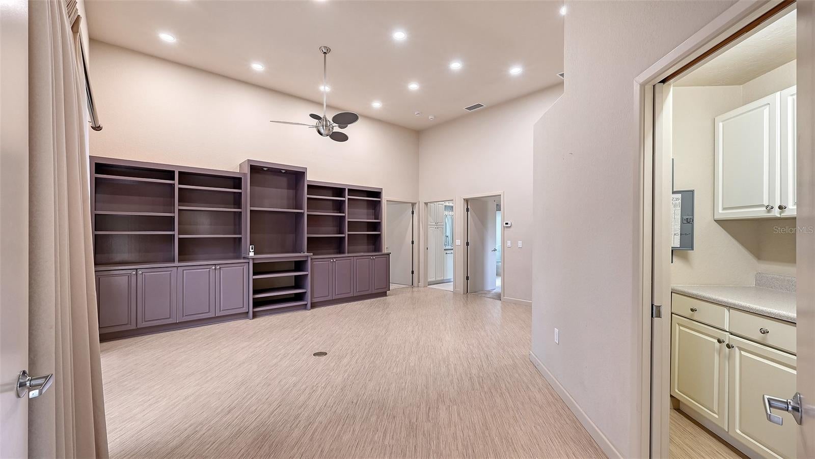 Sarasota, Florida, 34241, United States, 6 Bedrooms Bedrooms, ,5 BathroomsBathrooms,Residential,Active,2027822