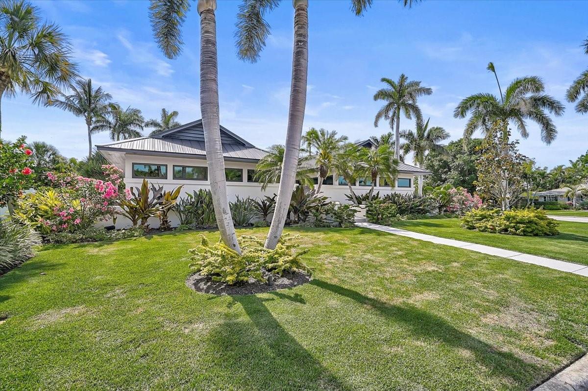 Sarasota, Florida, 34236, United States, 2 Bedrooms Bedrooms, ,4 BathroomsBathrooms,Residential,Active,2044994
