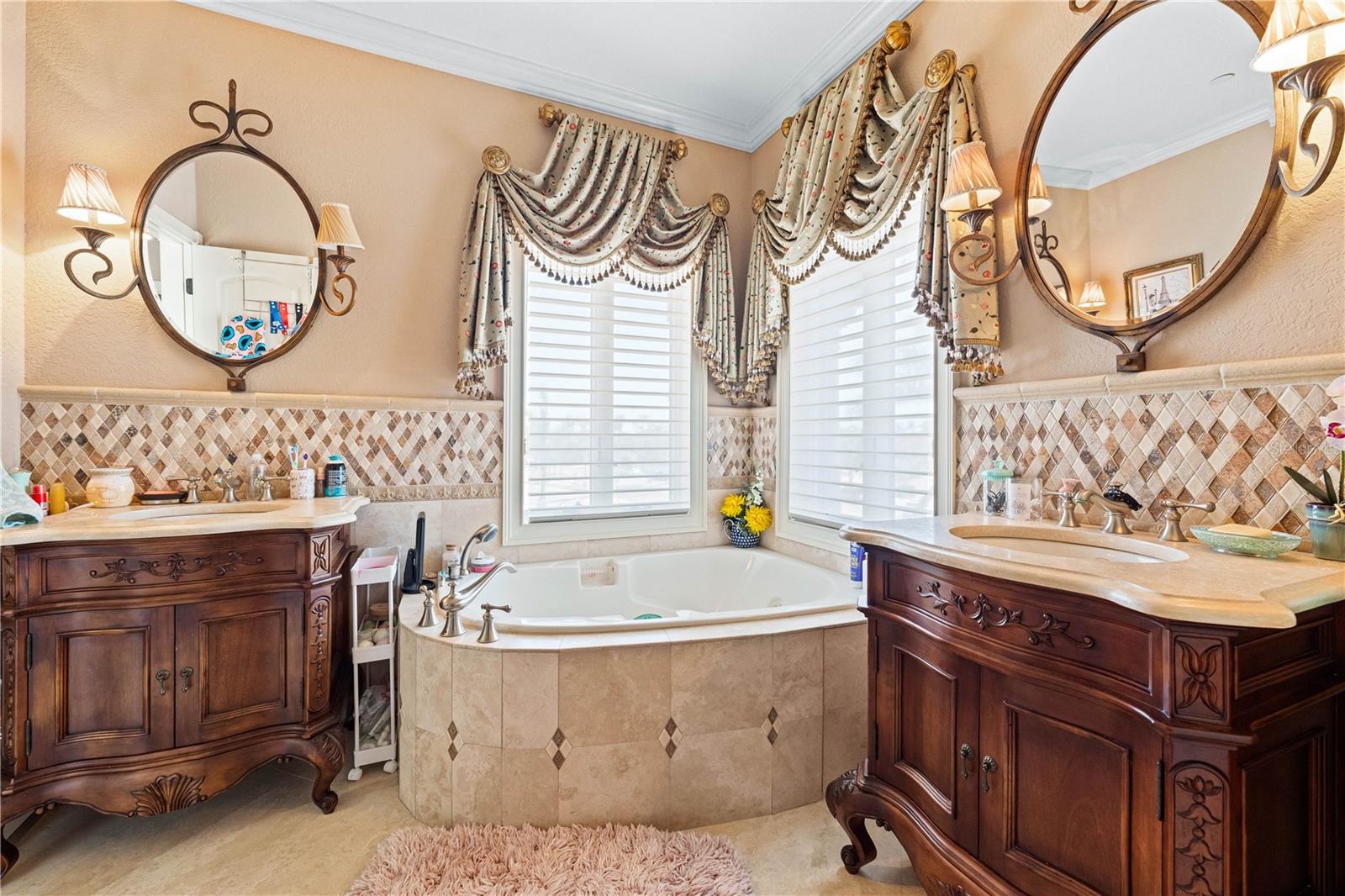 Sarasota, Florida, 34236, United States, 5 Bedrooms Bedrooms, ,6 BathroomsBathrooms,Residential,Active,1834475