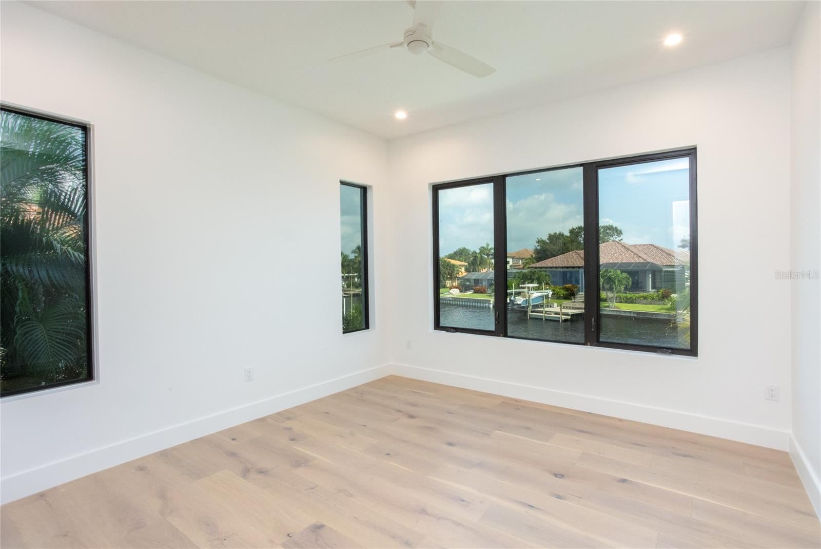 St Petersburg, Florida, 33703, United States, 5 Bedrooms Bedrooms, ,6 BathroomsBathrooms,Residential,Active,1703441