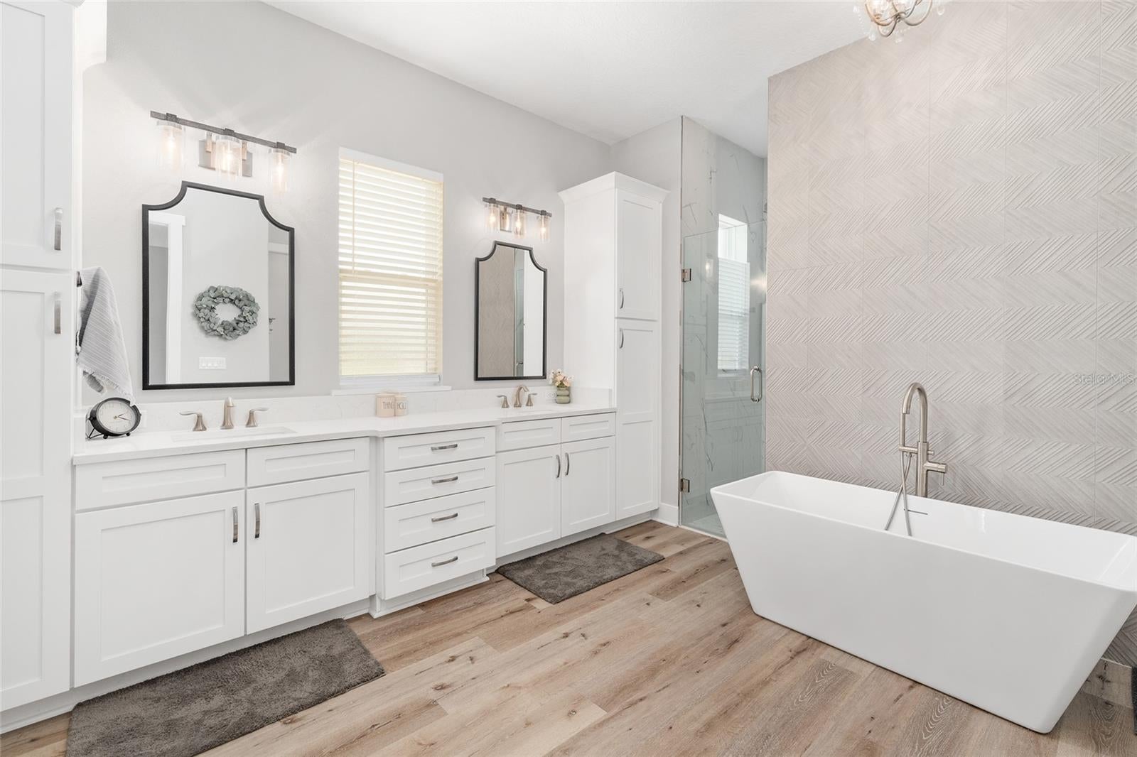 Oxford, Florida, 34484, United States, 4 Bedrooms Bedrooms, ,3 BathroomsBathrooms,Residential,Active,1936399