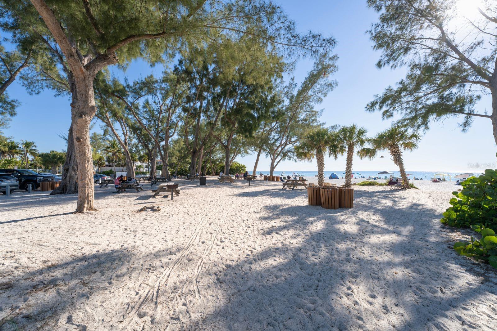 Bradenton Beach, Florida, 34217, United States, 5 Bedrooms Bedrooms, ,6 BathroomsBathrooms,Residential,Active,1908168