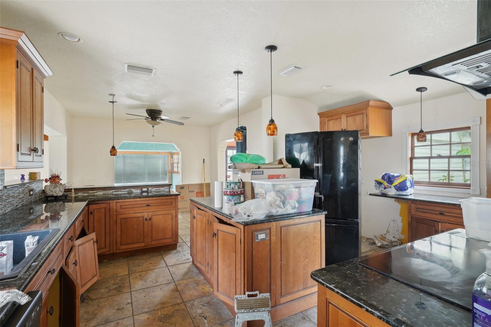 Redington Beach, Florida, 33708, United States, ,4 BathroomsBathrooms,Residential,Active,1703471