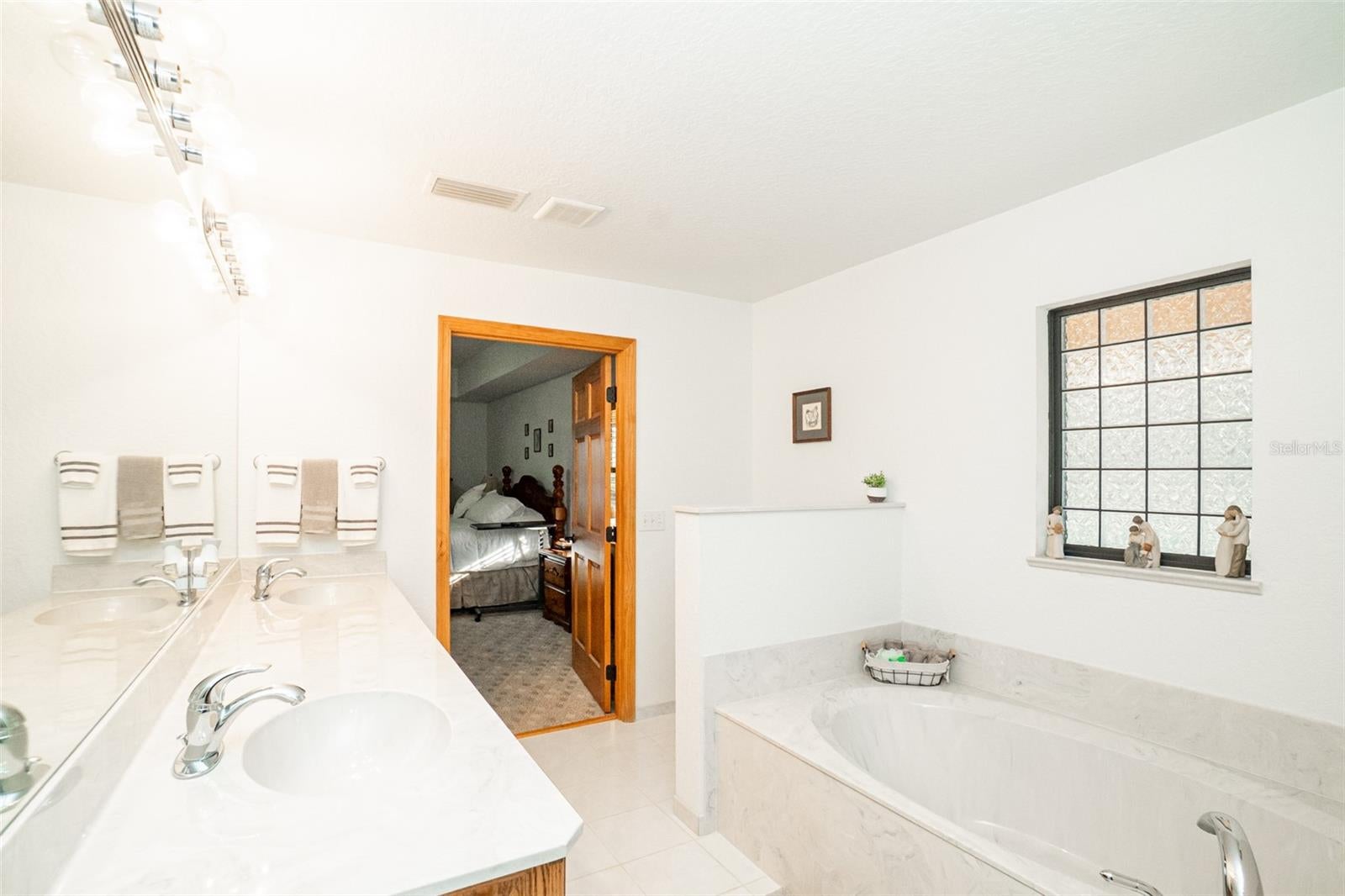 Silver Springs, Florida, 34488, United States, 3 Bedrooms Bedrooms, ,2 BathroomsBathrooms,Residential,Active,2044580
