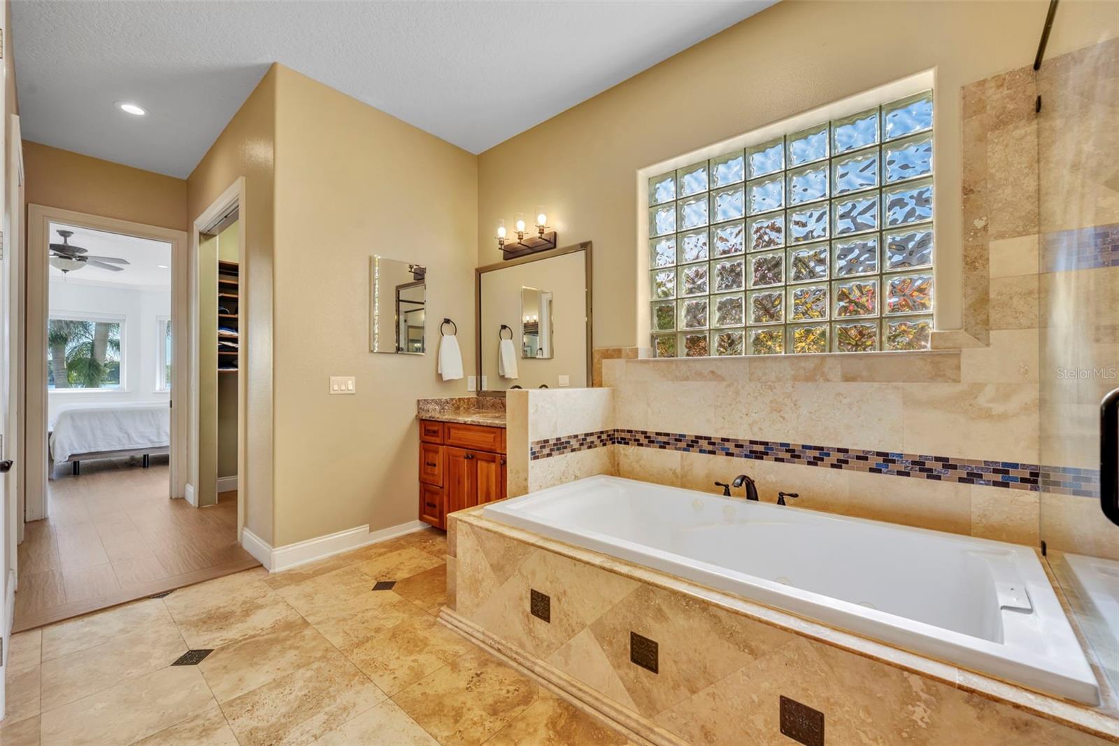 Oviedo, Florida, 32765, United States, 5 Bedrooms Bedrooms, ,5 BathroomsBathrooms,Residential,Active,1952070