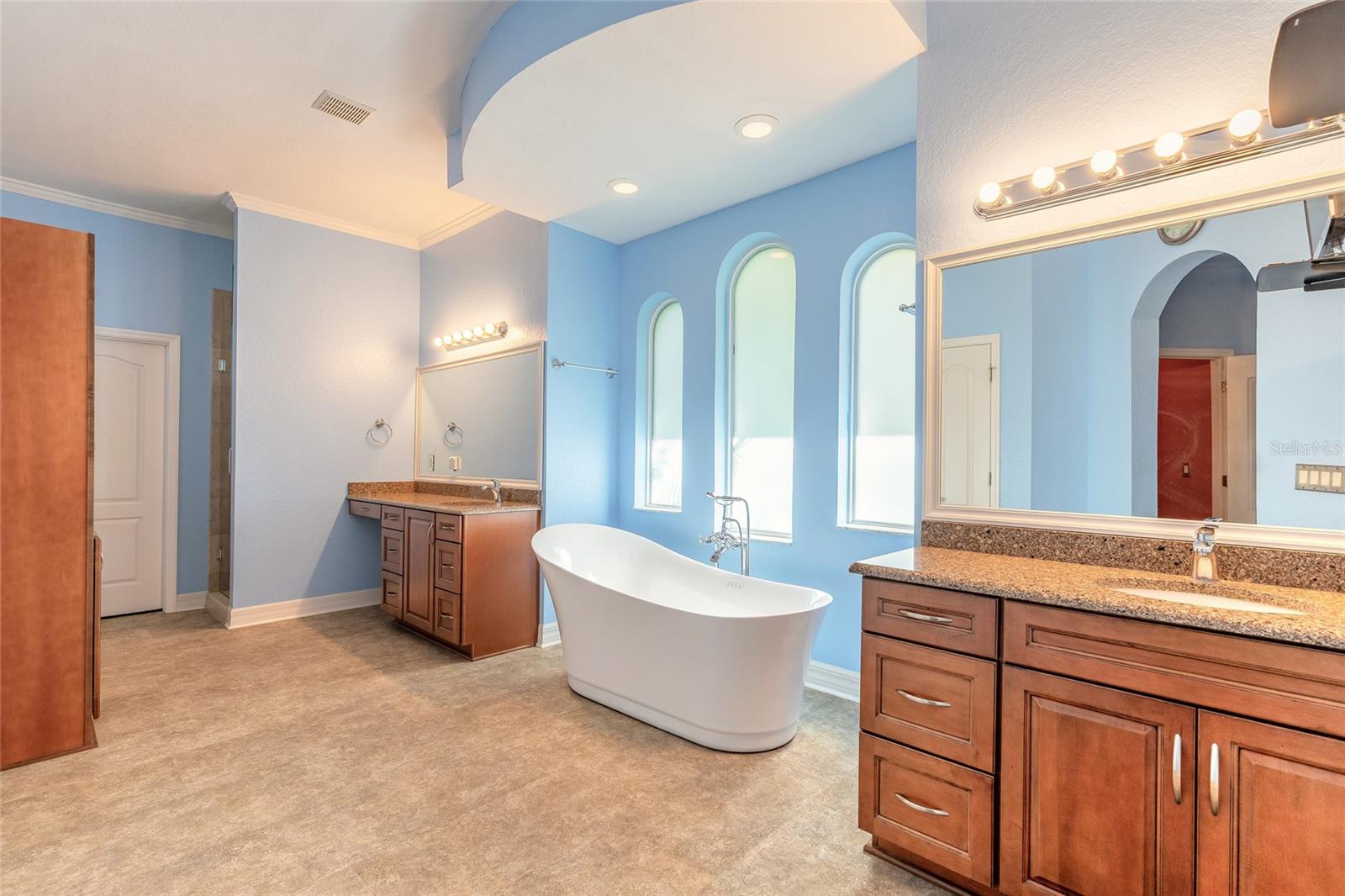 Daytona Beach, Florida, 32124, United States, 5 Bedrooms Bedrooms, ,4 BathroomsBathrooms,Residential,Active,1945086