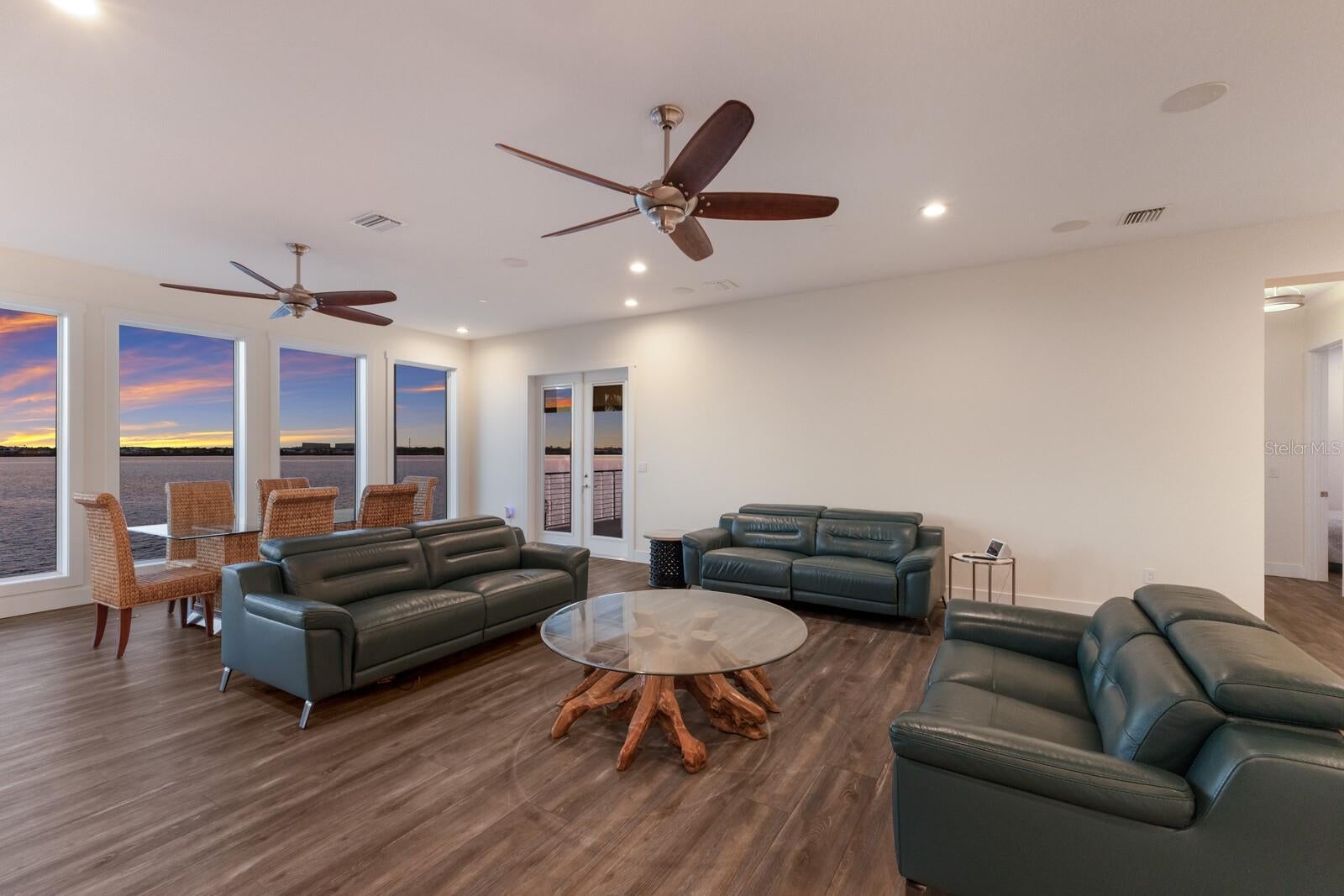 Bradenton, Florida, 34208, United States, ,5 BathroomsBathrooms,Residential,Active,1745633