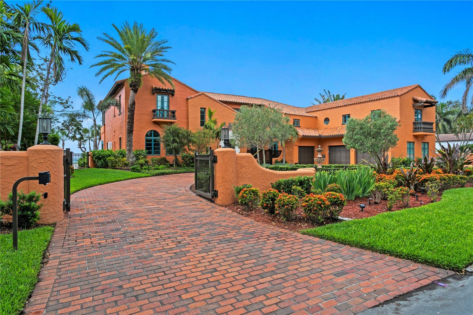 St Petersburg, Florida, 33704, United States, 6 Bedrooms Bedrooms, ,7 BathroomsBathrooms,Residential,Active,1871834