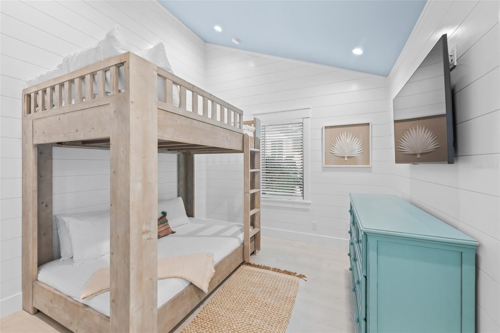 Sarasota, Florida, 34236, United States, 8 Bedrooms Bedrooms, ,10 BathroomsBathrooms,Residential,Active,2006955