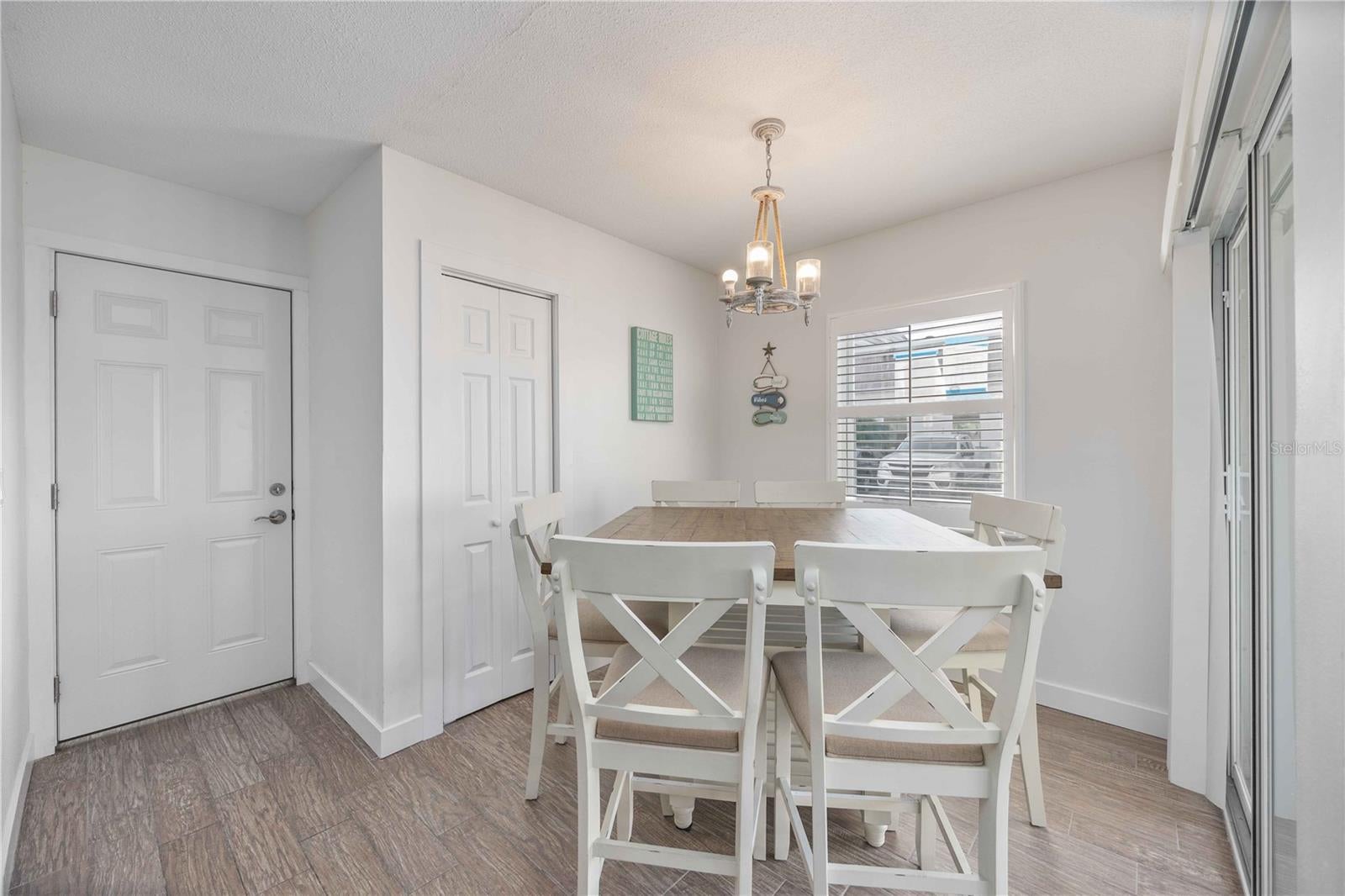 Sarasota, Florida, 34242, United States, 4 Bedrooms Bedrooms, ,3 BathroomsBathrooms,Residential,Active,1905468