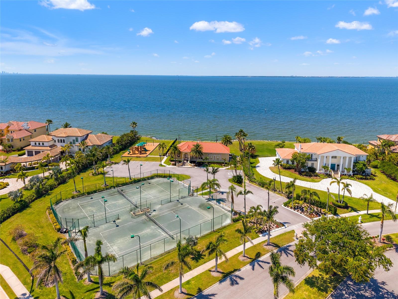 Apollo Beach, Florida, 33572, United States, ,5 BathroomsBathrooms,Residential,Active,1781627