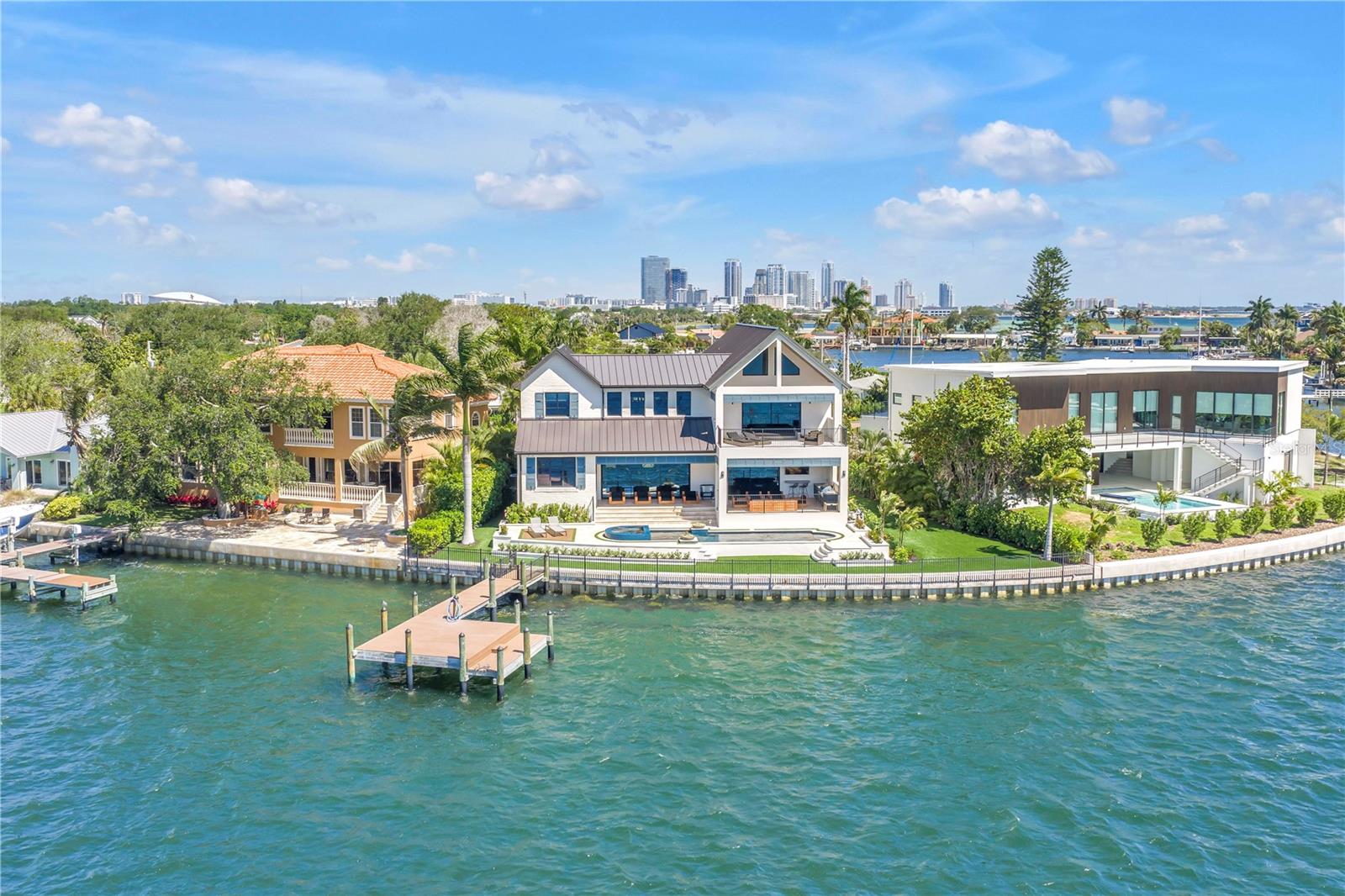 St Petersburg, Florida, 33705, United States, 5 Bedrooms Bedrooms, ,4 BathroomsBathrooms,Residential,Pending,2045504