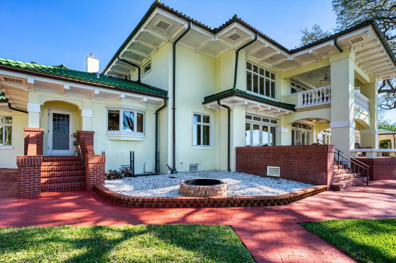 Clearwater, Florida, 33756, United States, 10 Bedrooms Bedrooms, ,11 BathroomsBathrooms,Residential,Active,1738489