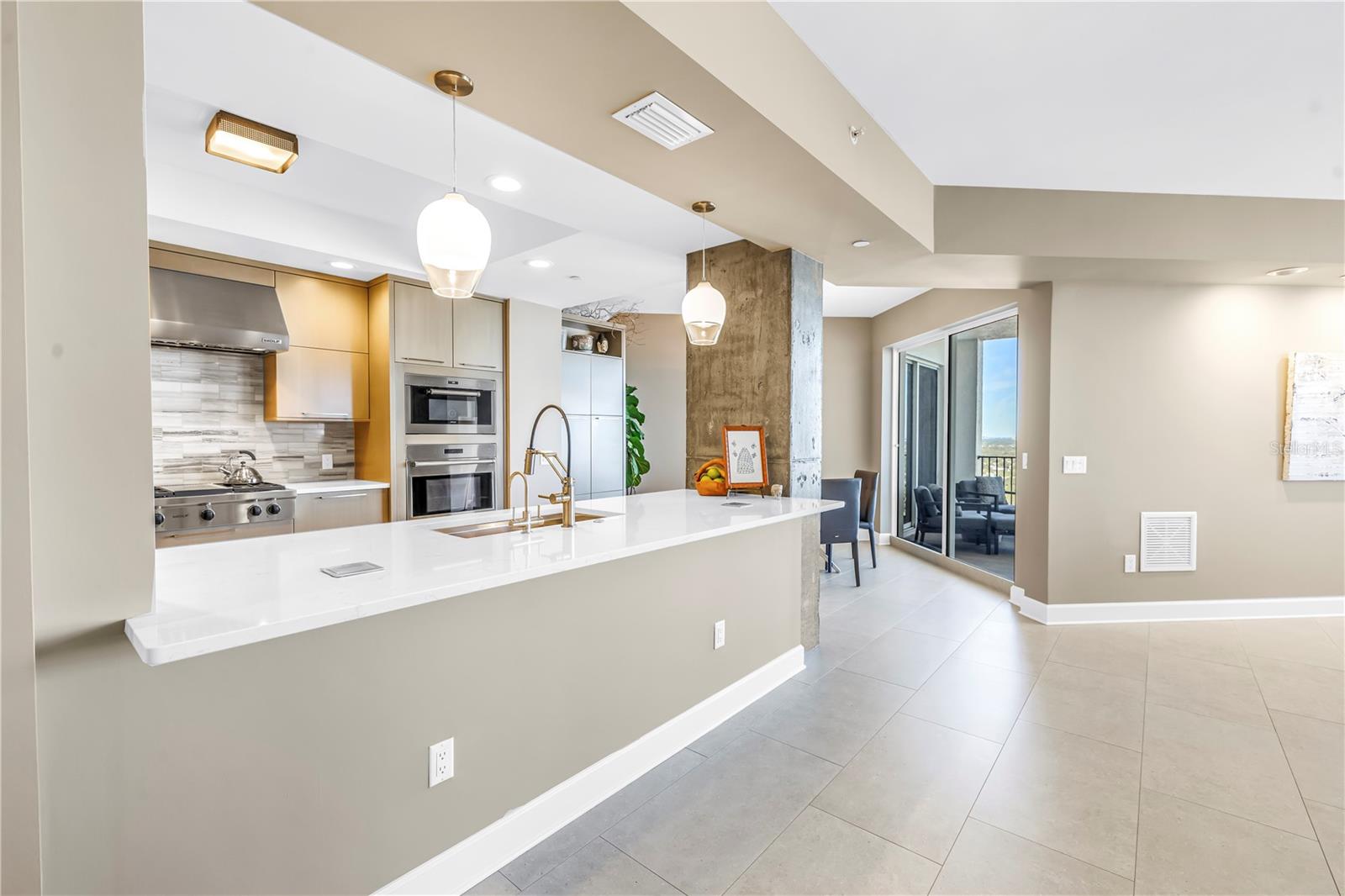 St Petersburg, Florida, 33701, United States, 2 Bedrooms Bedrooms, ,2 BathroomsBathrooms,Residential,Active,2012232