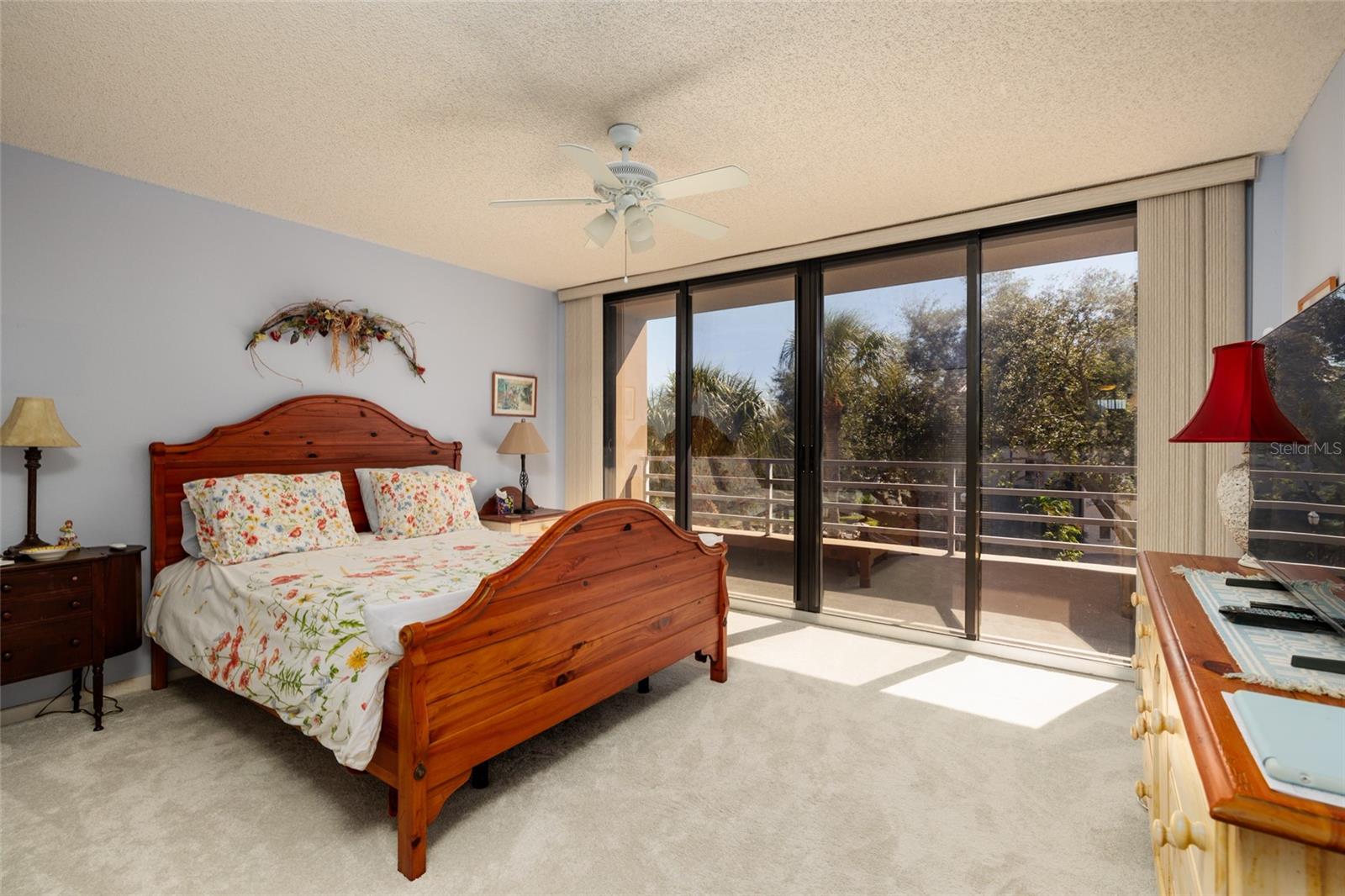 St Petersburg, Florida, 33707, United States, 4 Bedrooms Bedrooms, ,5 BathroomsBathrooms,Residential,Active,1985578