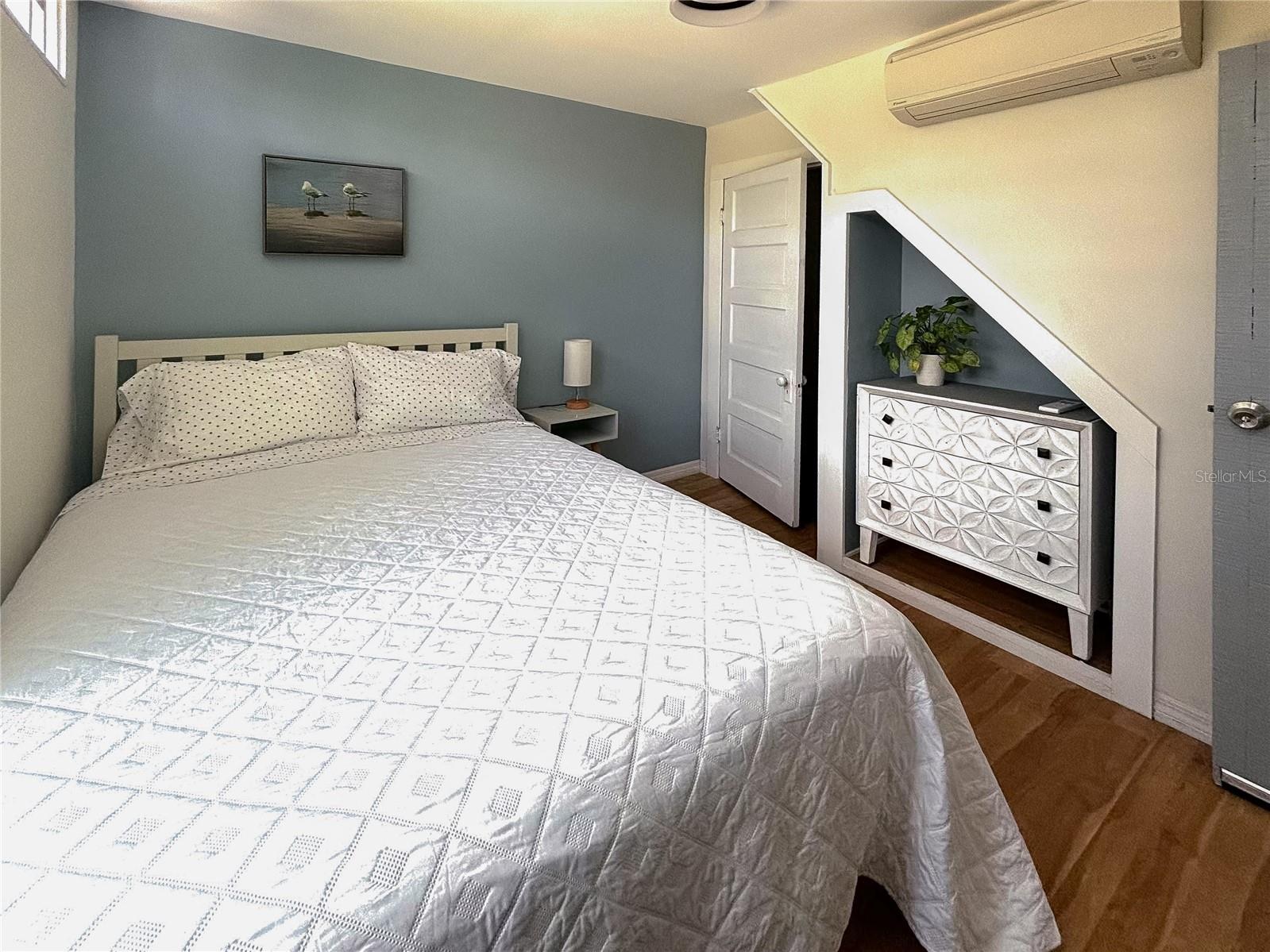 St Petersburg, Florida, 33705, United States, 6 Bedrooms Bedrooms, ,4 BathroomsBathrooms,Residential,Active,1986869