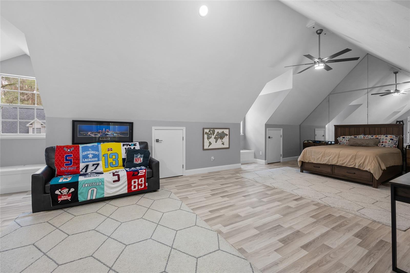 Alachua, Florida, 32615, United States, 5 Bedrooms Bedrooms, ,7 BathroomsBathrooms,Residential,Active,2009170