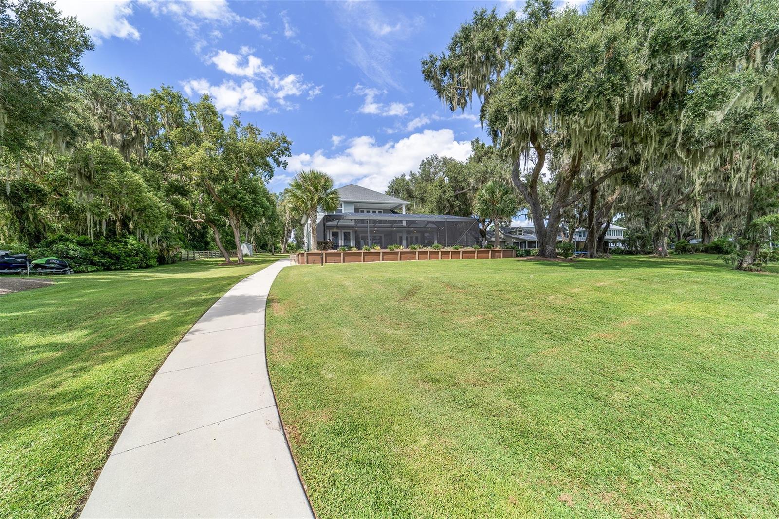 Ocklawaha, Florida, 32179, United States, 5 Bedrooms Bedrooms, ,4 BathroomsBathrooms,Residential,Active,1944075