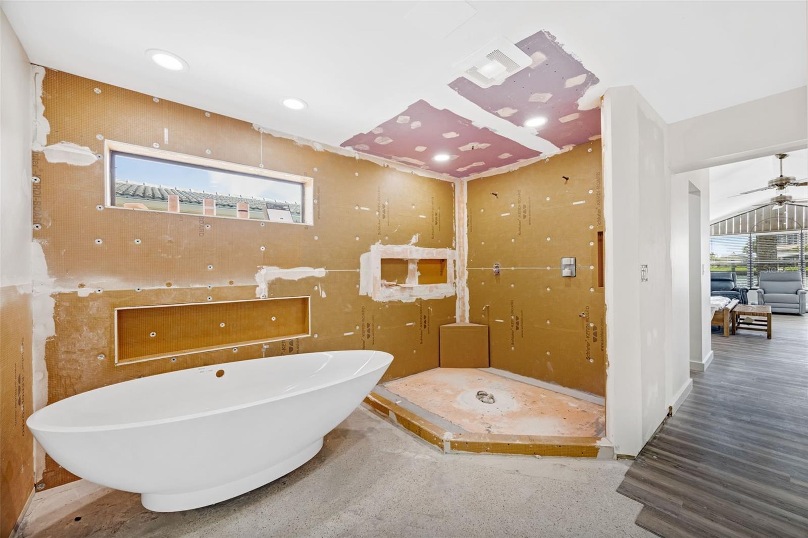 Clearwater Beach, Florida, 33767, United States, 3 Bedrooms Bedrooms, ,2 BathroomsBathrooms,Residential,Active,1894990