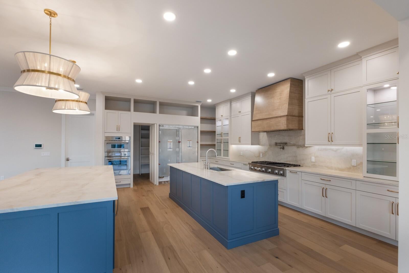 Sarasota, Florida, 34242, United States, 4 Bedrooms Bedrooms, ,6 BathroomsBathrooms,Residential,Active,1941333