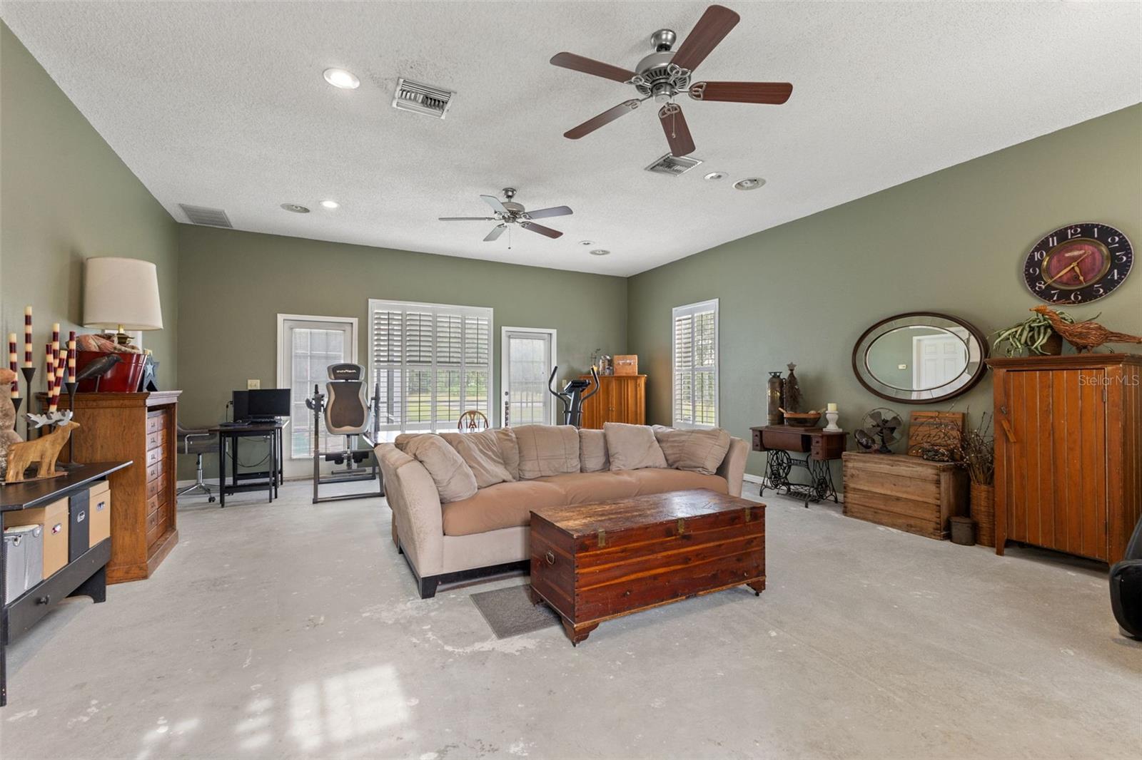 Brooksville, Florida, 34602, United States, 4 Bedrooms Bedrooms, ,6 BathroomsBathrooms,Residential,Active,1919396