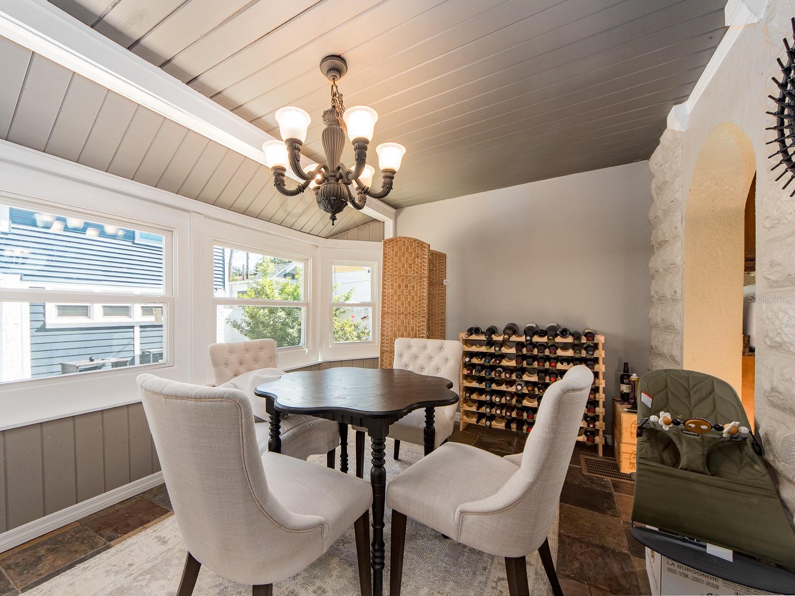 St Petersburg, Florida, 33705, United States, 6 Bedrooms Bedrooms, ,4 BathroomsBathrooms,Residential,Active,1986869